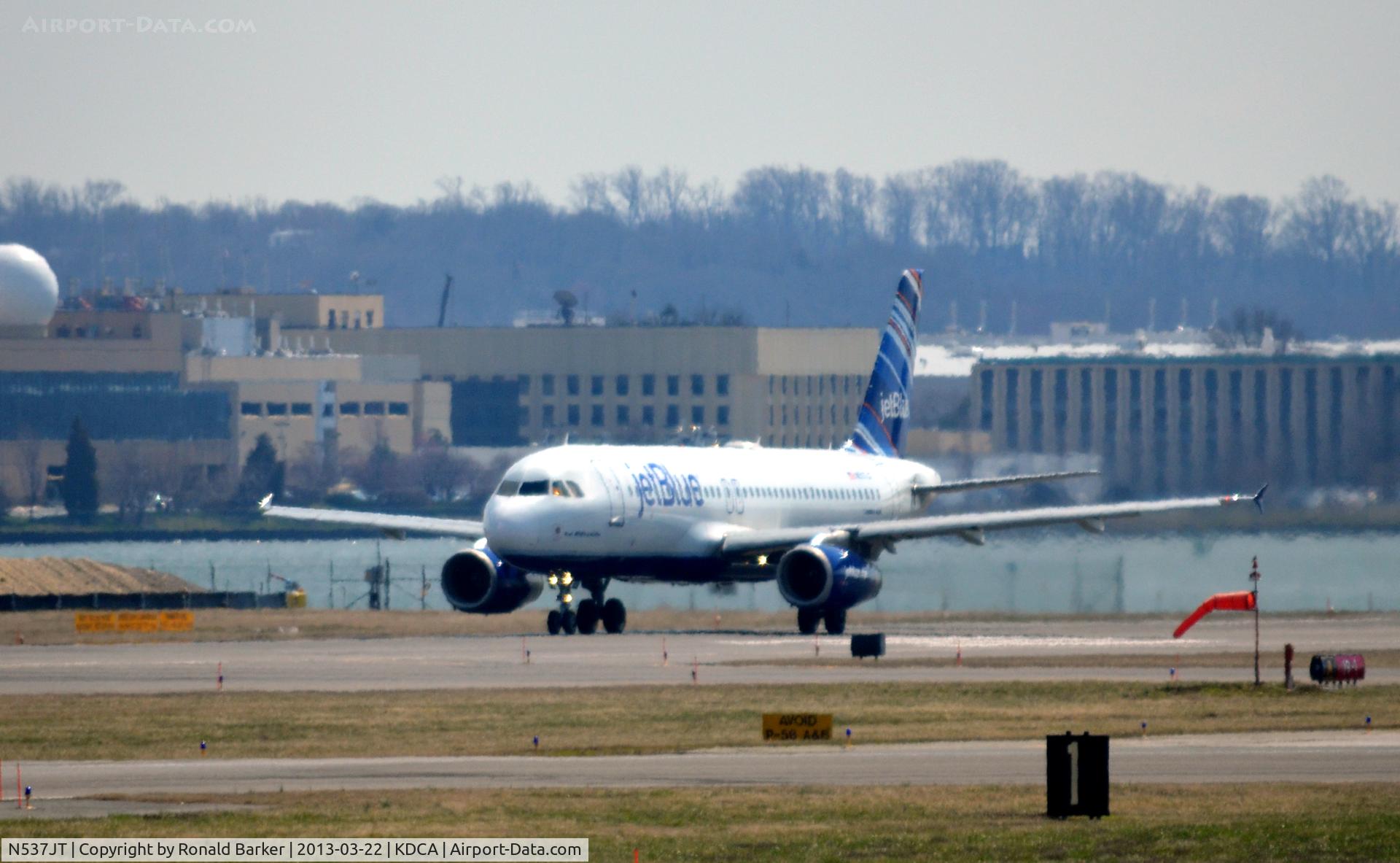 N537JT, 2002 Airbus A320-232 C/N 1785, Red White and Blue  Takeoff DCA