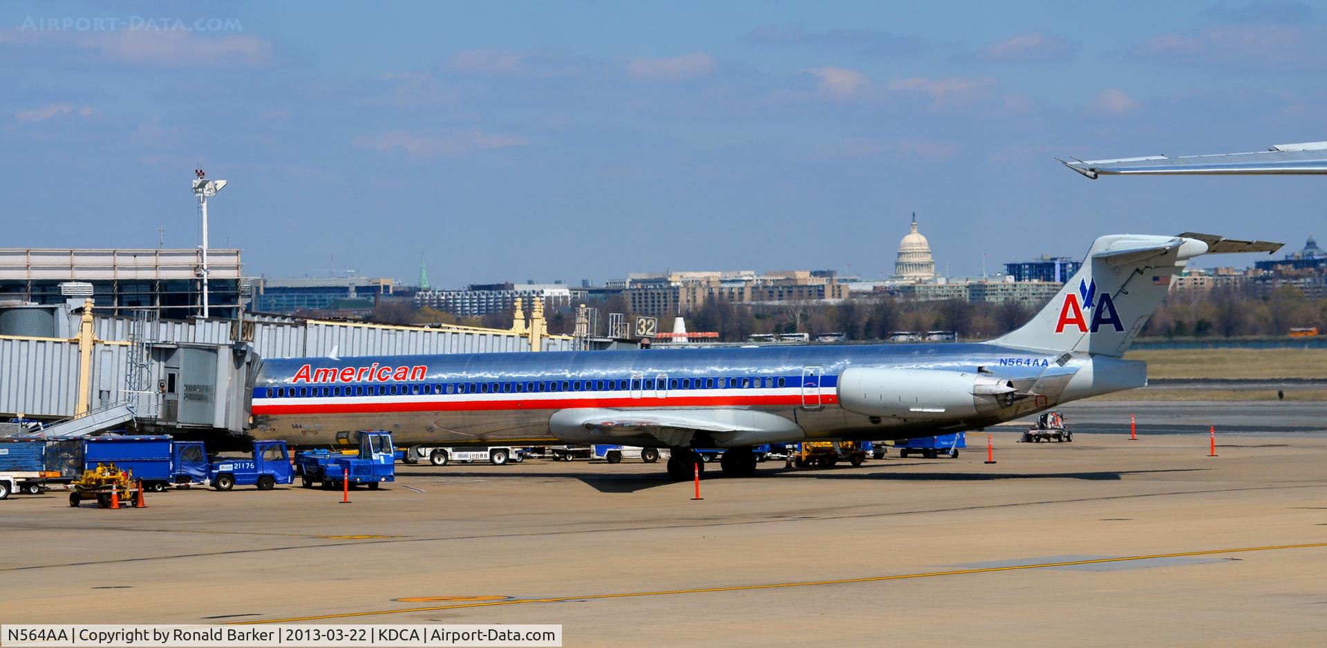 N564AA, 1987 McDonnell Douglas MD-83 (DC-9-83) C/N 49346, DCA VA