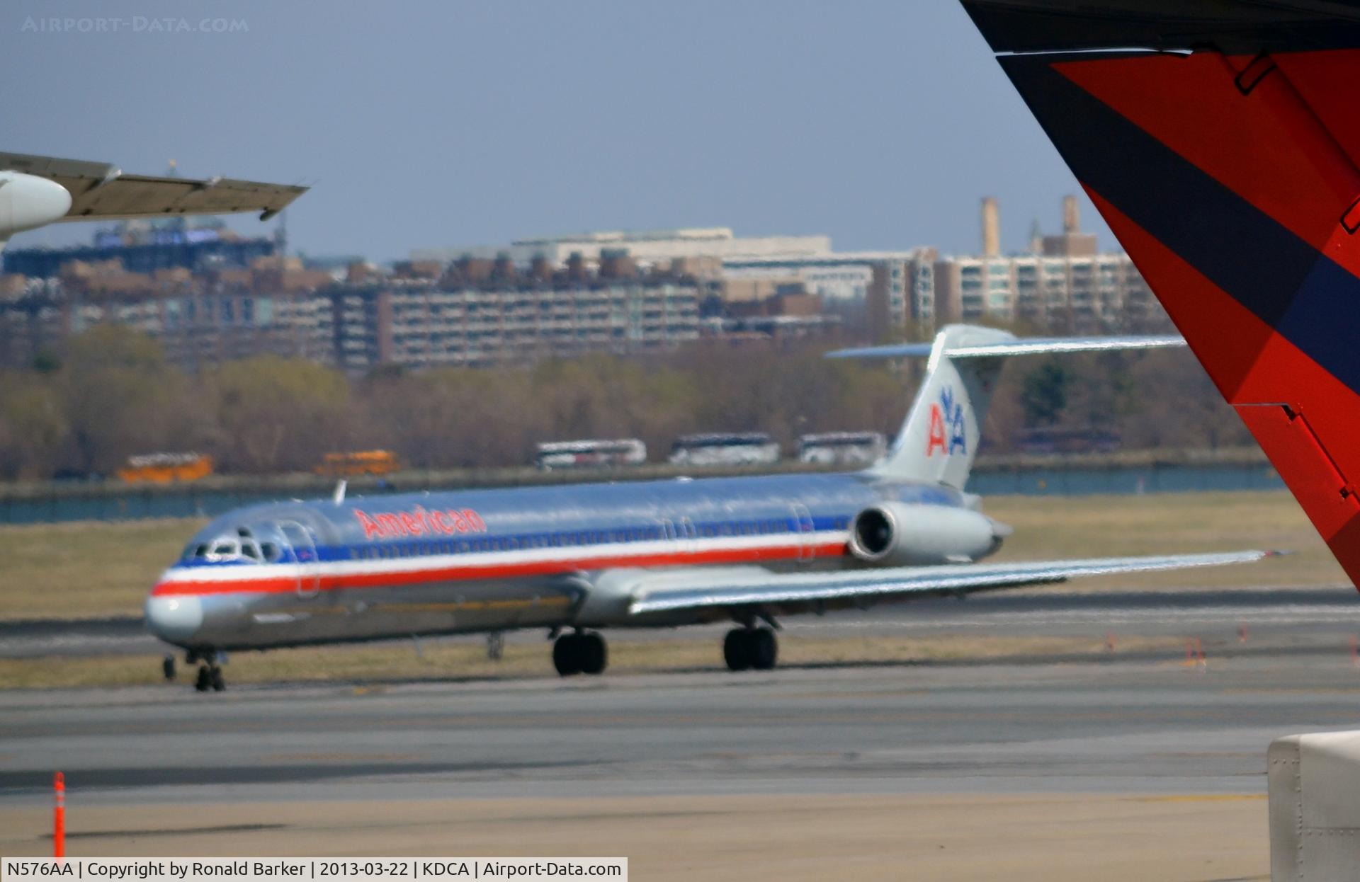 N576AA, 1991 McDonnell Douglas MD-82 (DC-9-82) C/N 53153, Taxi DCA