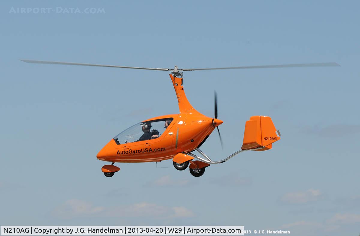 N210AG, 2012 AutoGyro Calidus C/N C00251, Calidus Gyroplane on final.