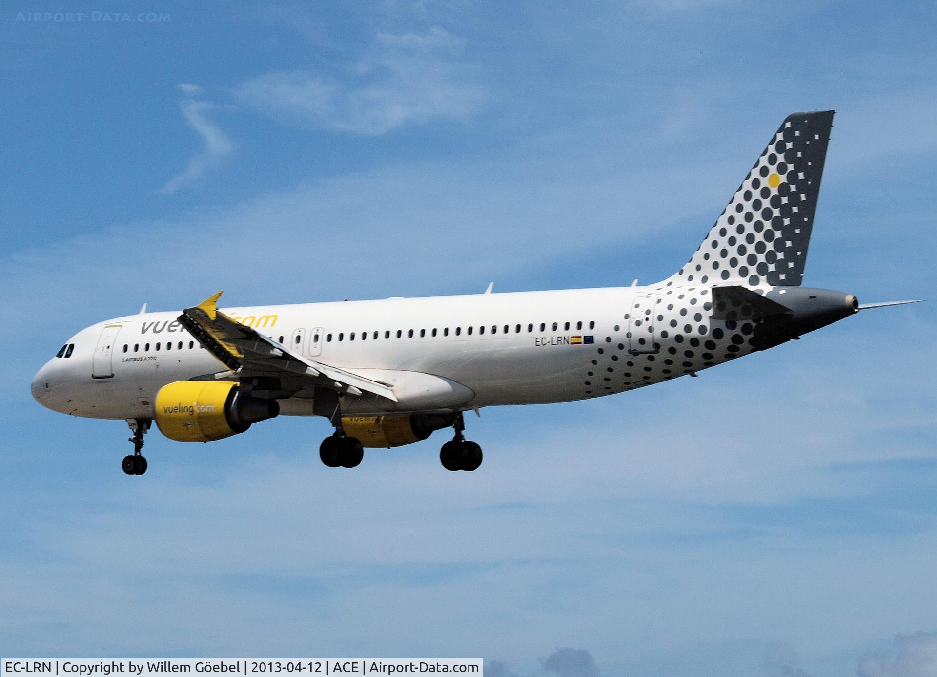 EC-LRN, 2009 Airbus A320-214 C/N 3995, Landing on Lanzarote Airport