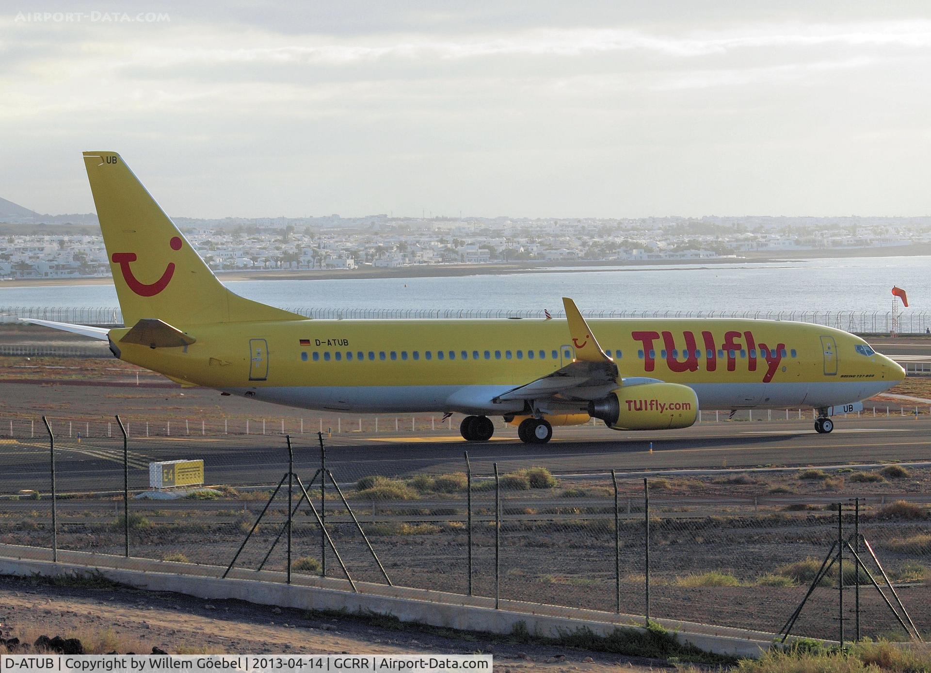 D-ATUB, 2010 Boeing 737-8K5 C/N 37247, Taxi to the runway of Lanzarote Airport