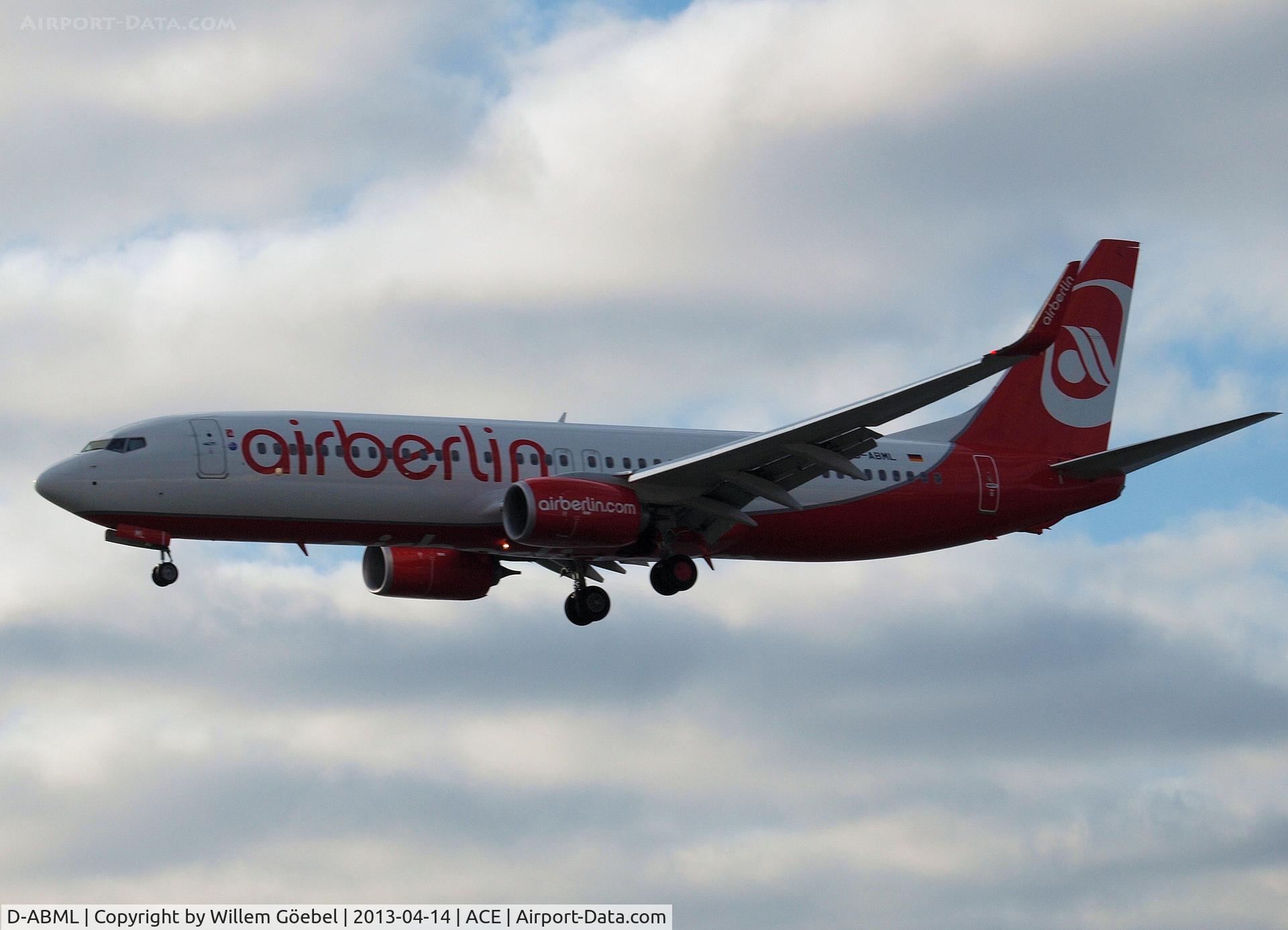 D-ABML, 2012 Boeing 737-86J C/N 37773, Landing on Airport of Lanzarote