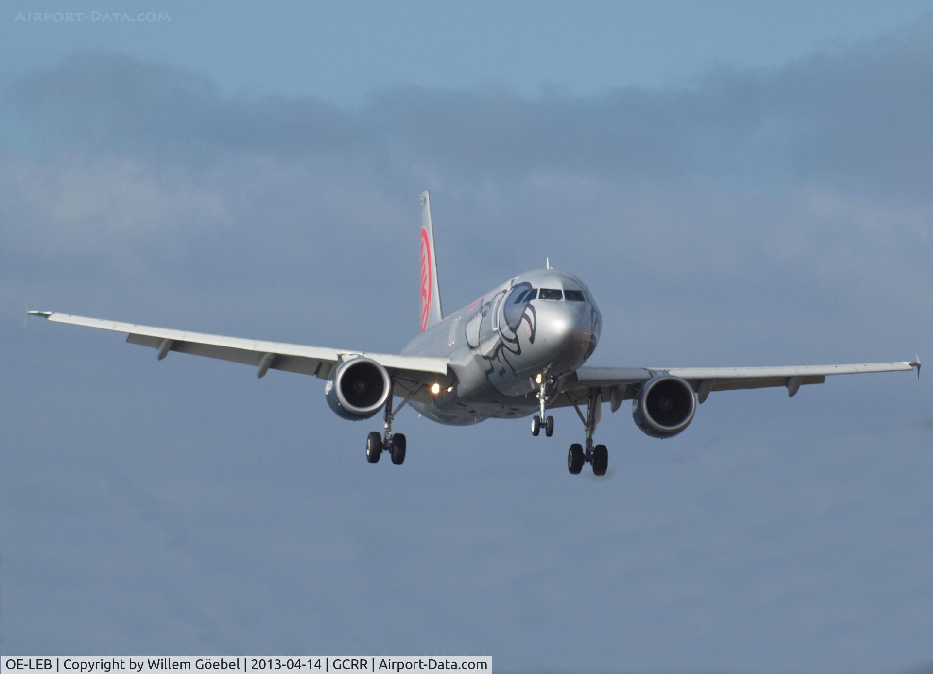 OE-LEB, 2010 Airbus A320-214 C/N 4231, Landing on Airport of Lanzarote
