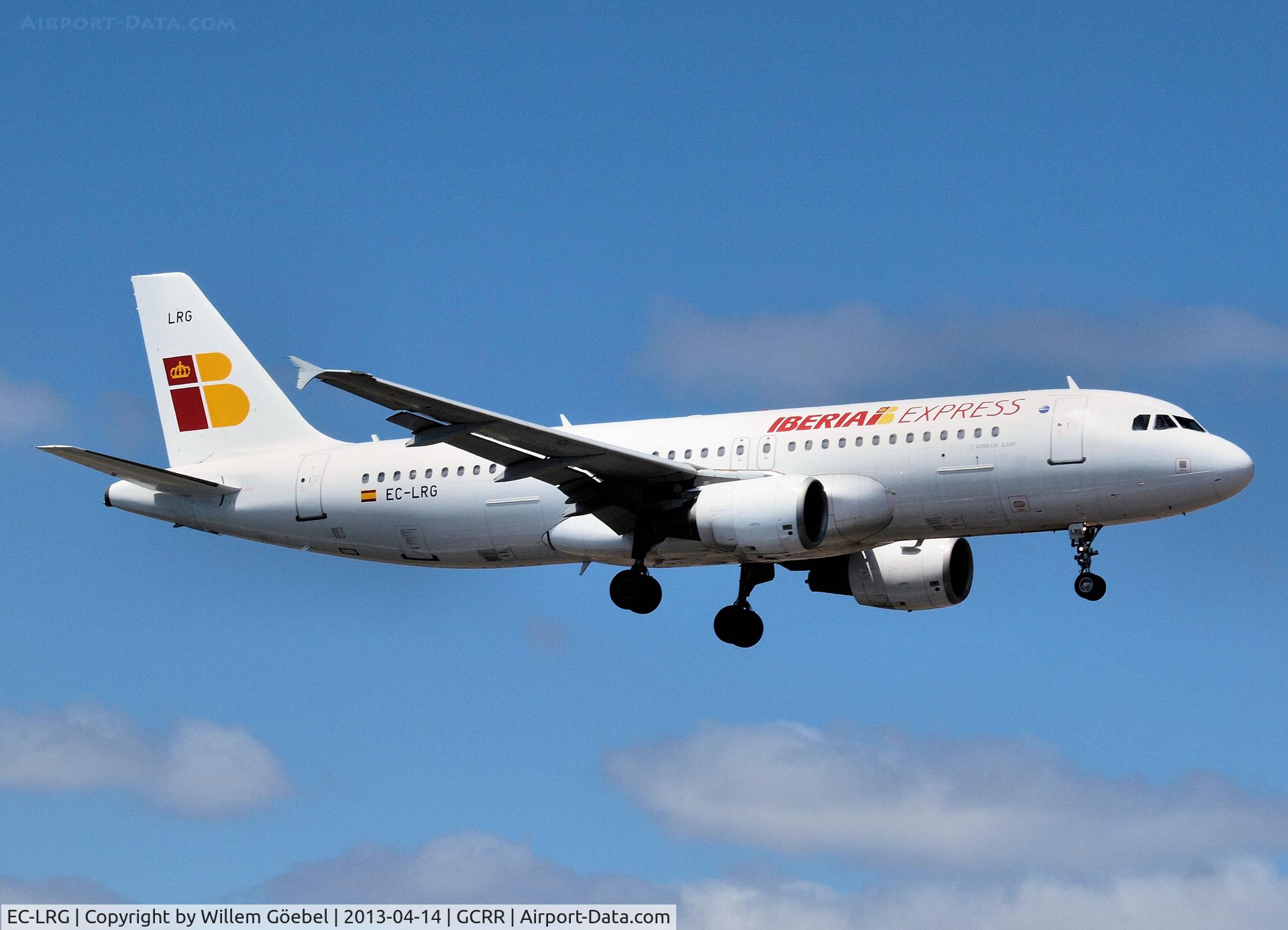 EC-LRG, 2001 Airbus A320-214 C/N 1516, Landing on Airport of Lanzarote