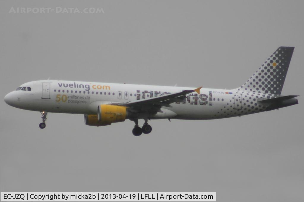 EC-JZQ, 1999 Airbus A320-214 C/N 992, Landing