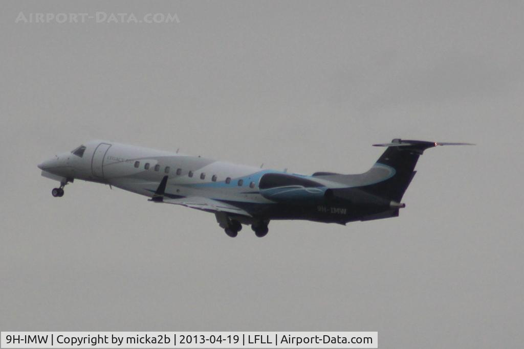 9H-IMW, 2008 Embraer EMB-135BJ Legacy 600 C/N 14501029, Take off