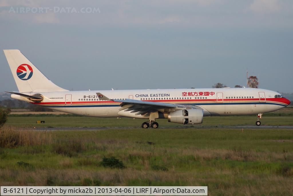B-6121, 2006 Airbus A330-243 C/N 728, Landing