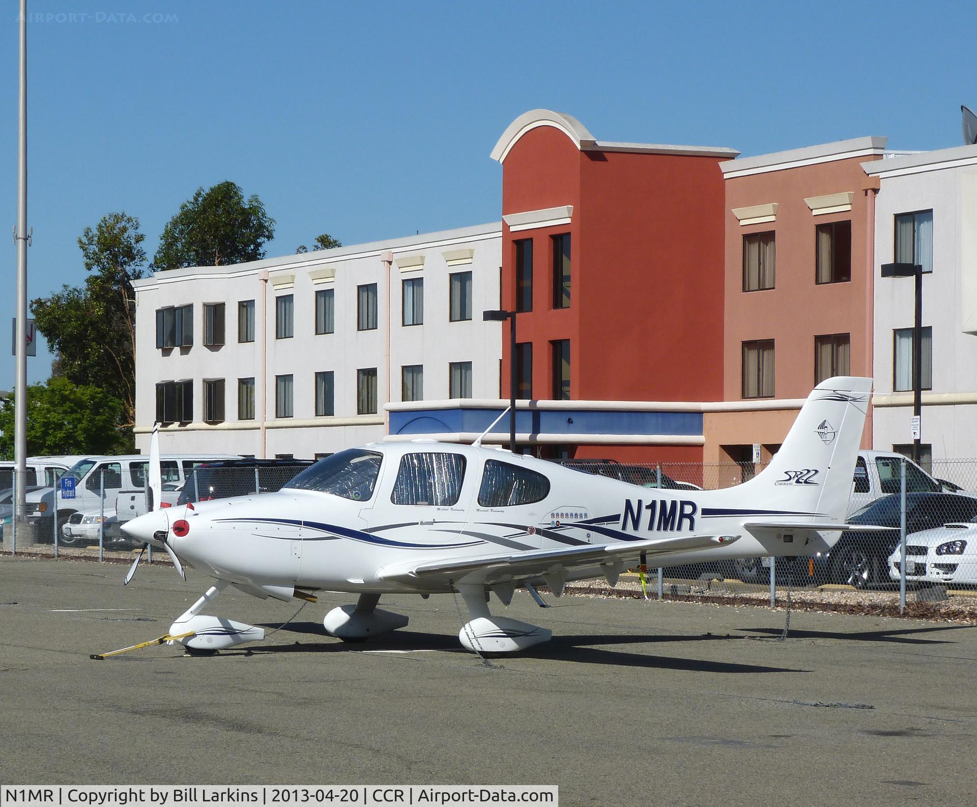 N1MR, 2003 Cirrus SR22 C/N 0724, Visitor at the Crowne Plaza Hotel on the field.