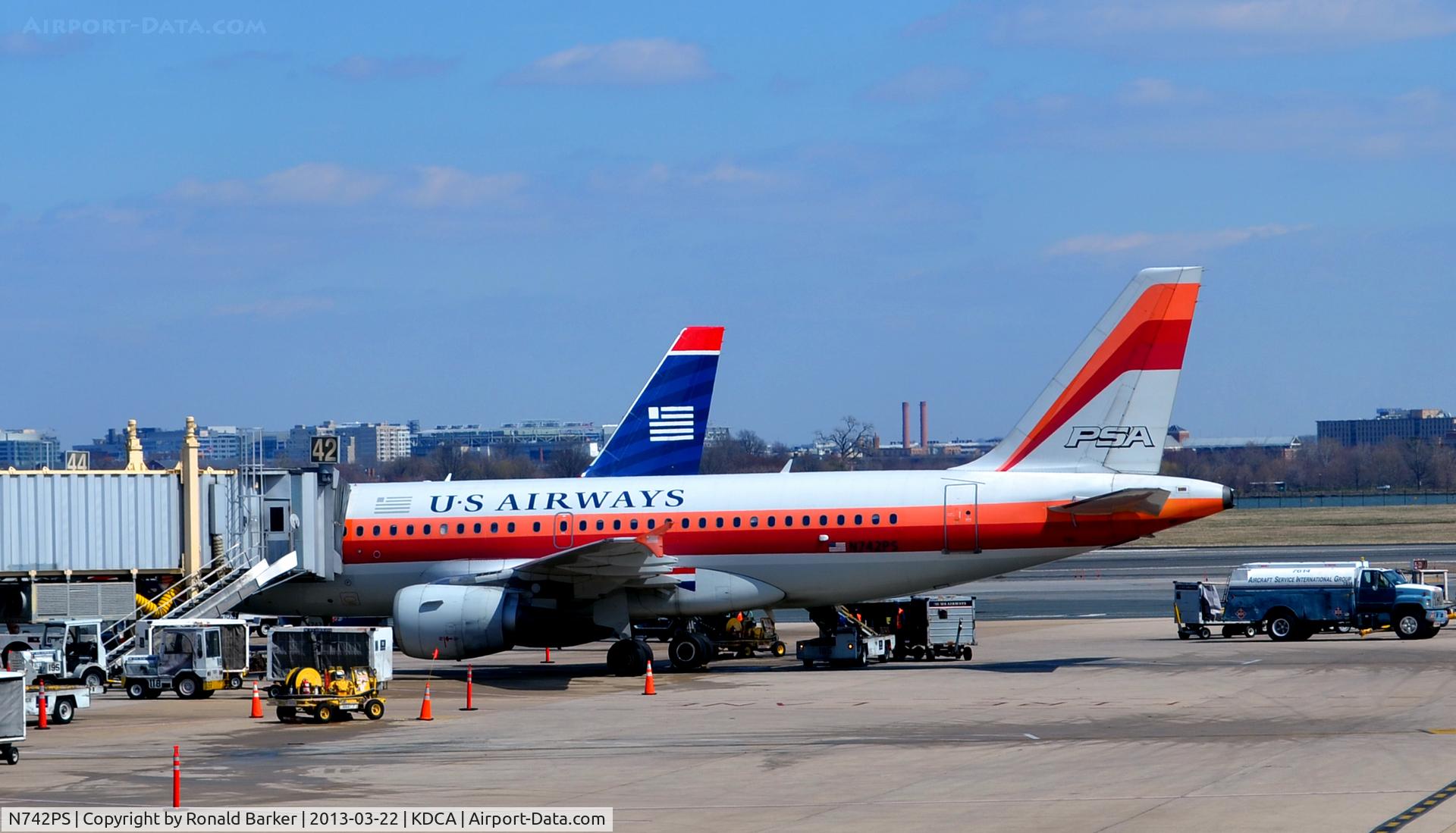 N742PS, 2000 Airbus A319-112 C/N 1275, DCA VA