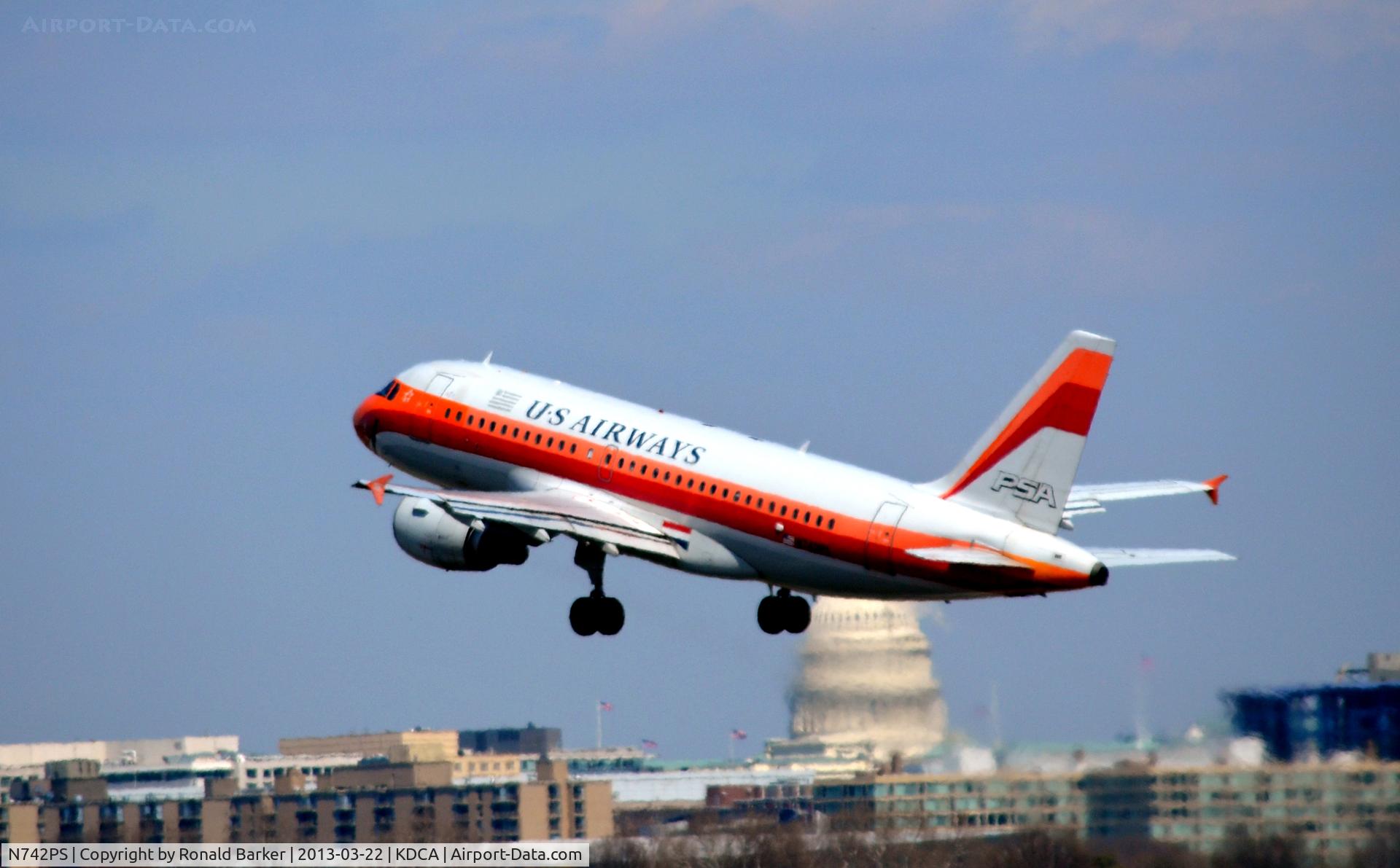 N742PS, 2000 Airbus A319-112 C/N 1275, Departure DCA 