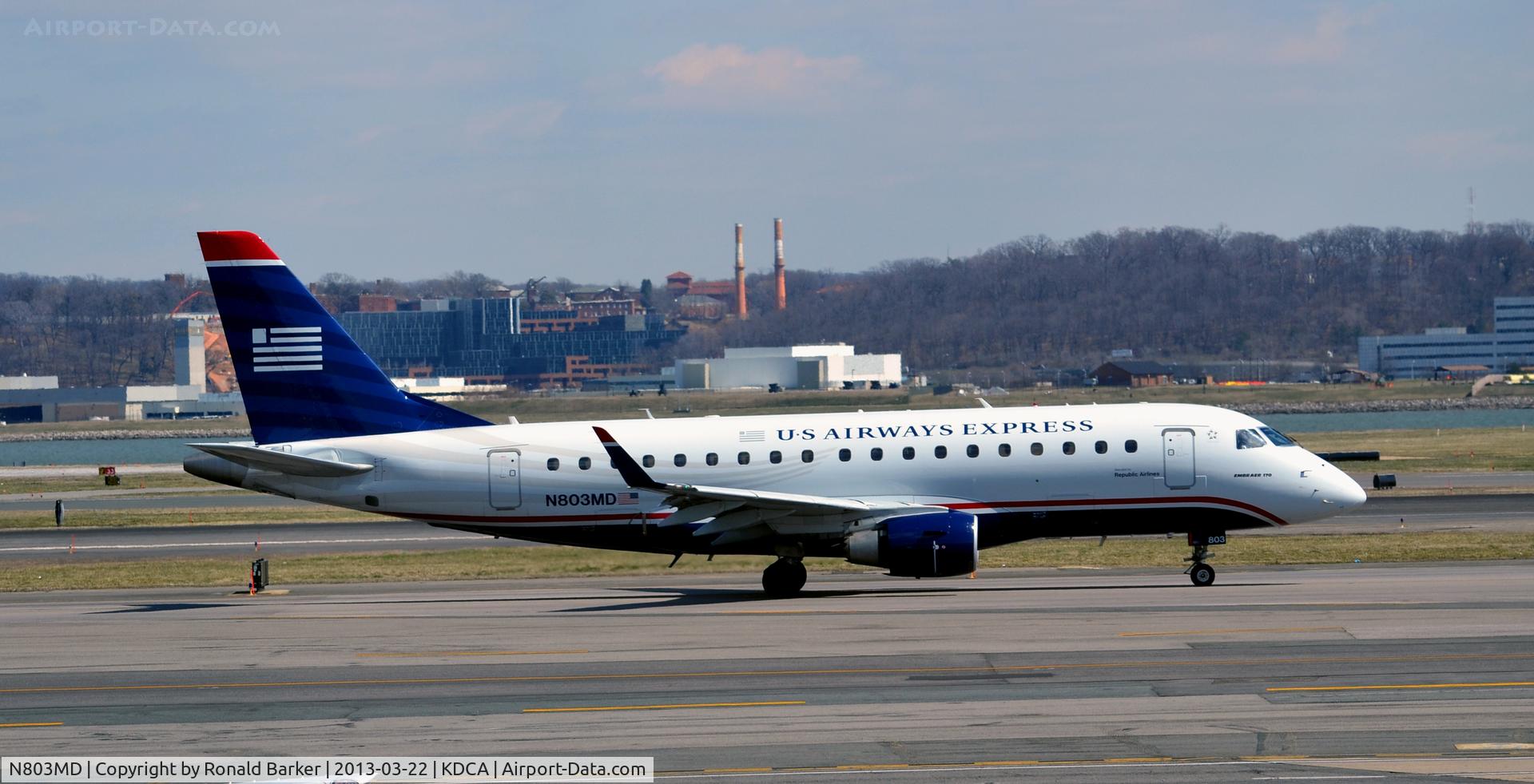 N803MD, 2004 Embraer 170SU (ERJ-170-100SU) C/N 17000015, Taxi DCA
