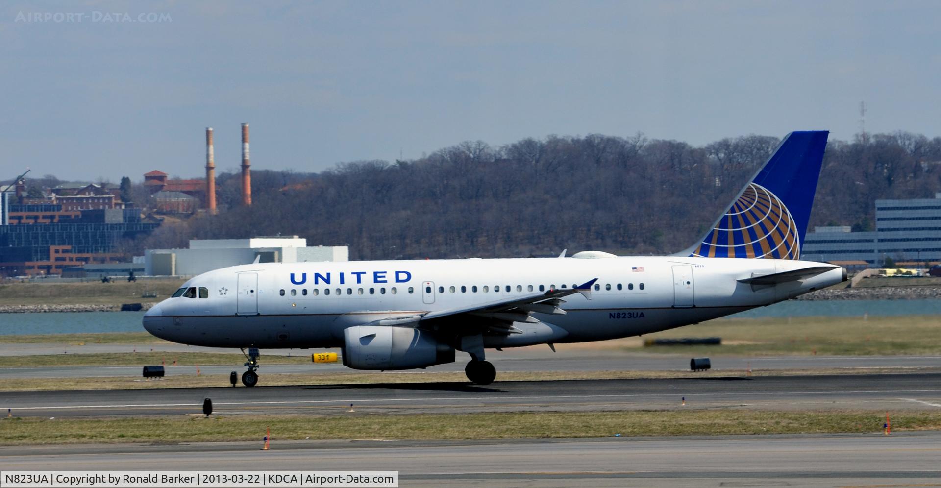 N823UA, 1998 Airbus A319-131 C/N 952, Takeoff DCA