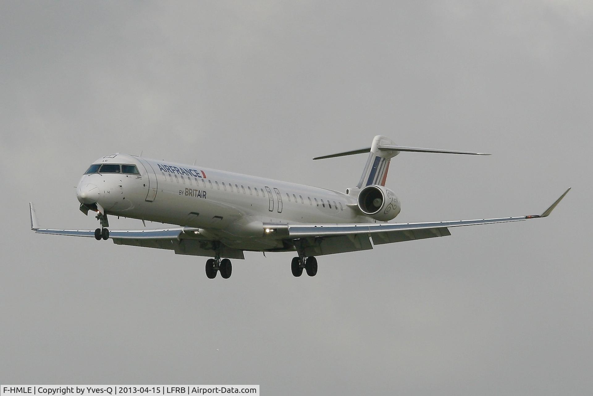 F-HMLE, 2010 Bombardier CRJ-1000EL NG (CL-600-2E25) C/N 19009, Canadair Regional Jet CRJ1000, Short approach rwy 25L, Brest-Bretagne Airport (LFRB-BES)