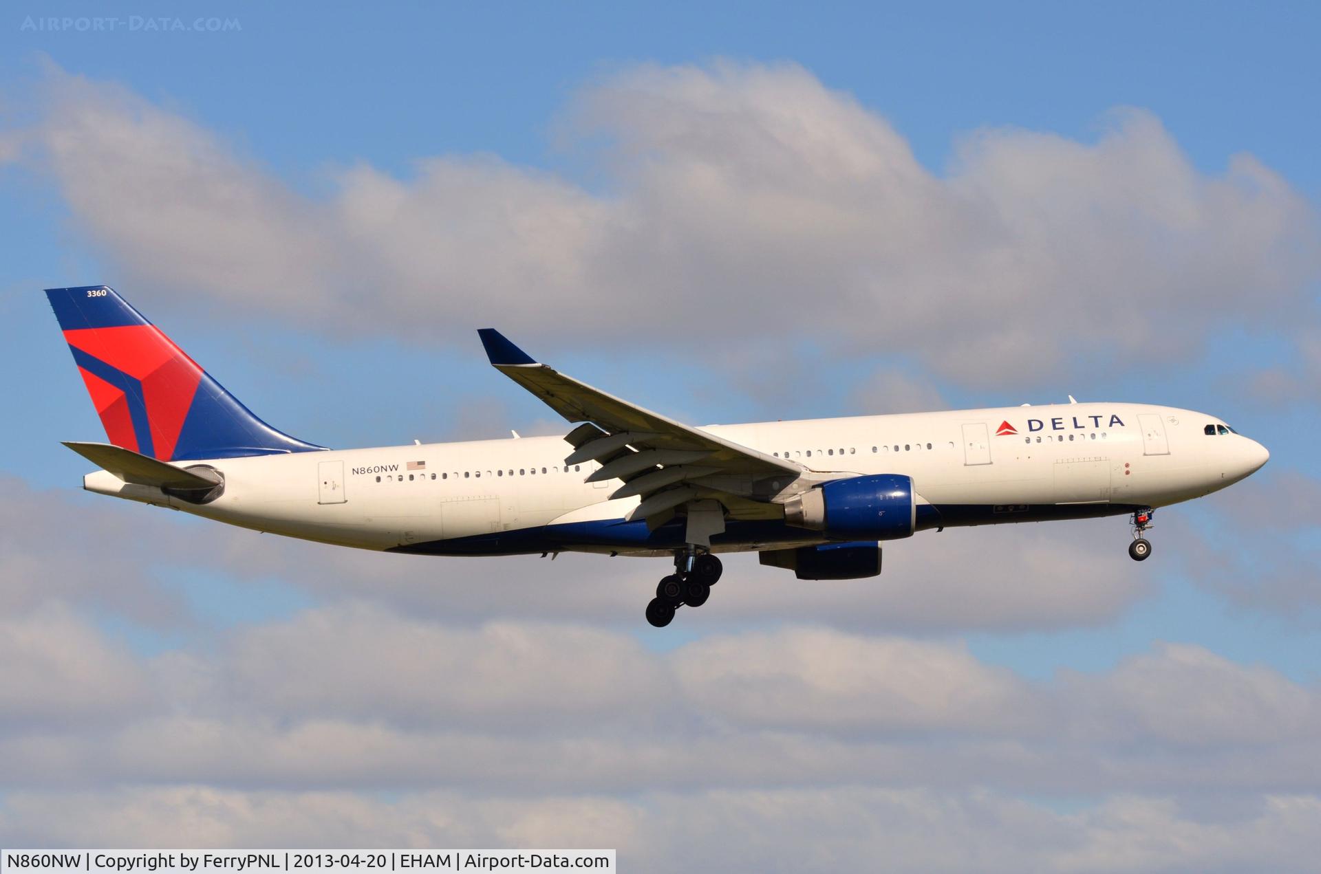 N860NW, 2006 Airbus A330-223 C/N 778, Delta A332 landing