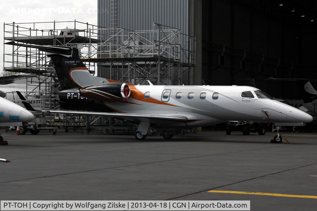 PT-TOH, 2012 Embraer EMB-505 Phenom 300 C/N 50500110, visitor