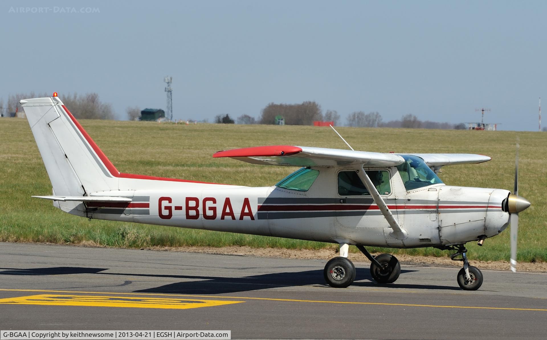 G-BGAA, 1978 Cessna 152 C/N 152-81894, Leaving in strong sunlight.