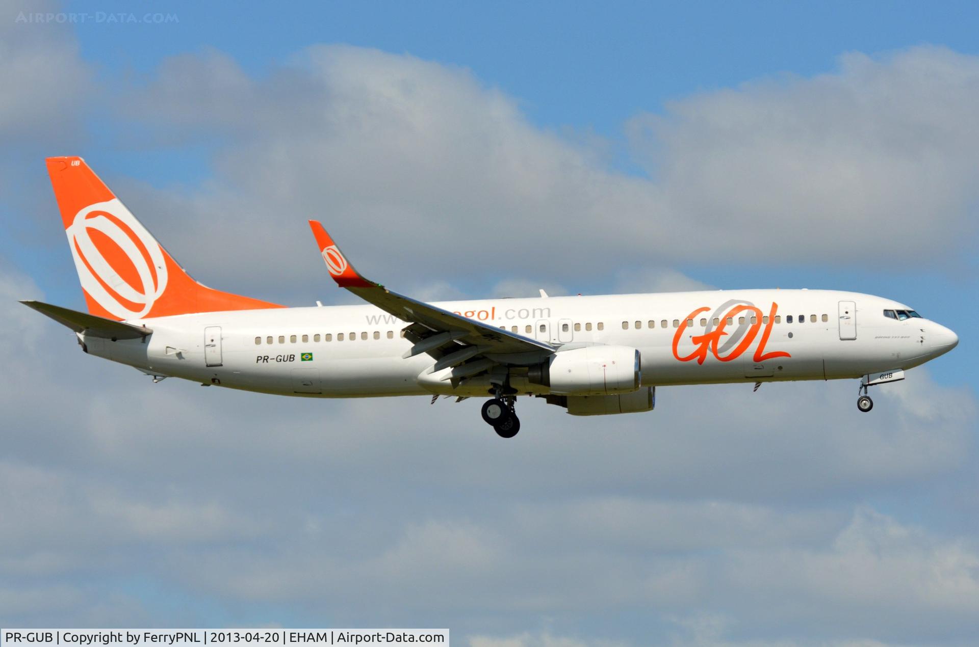 PR-GUB, 2010 Boeing 737-8EH C/N 35832, Gol B738 delivered to Transavia for season 2013.