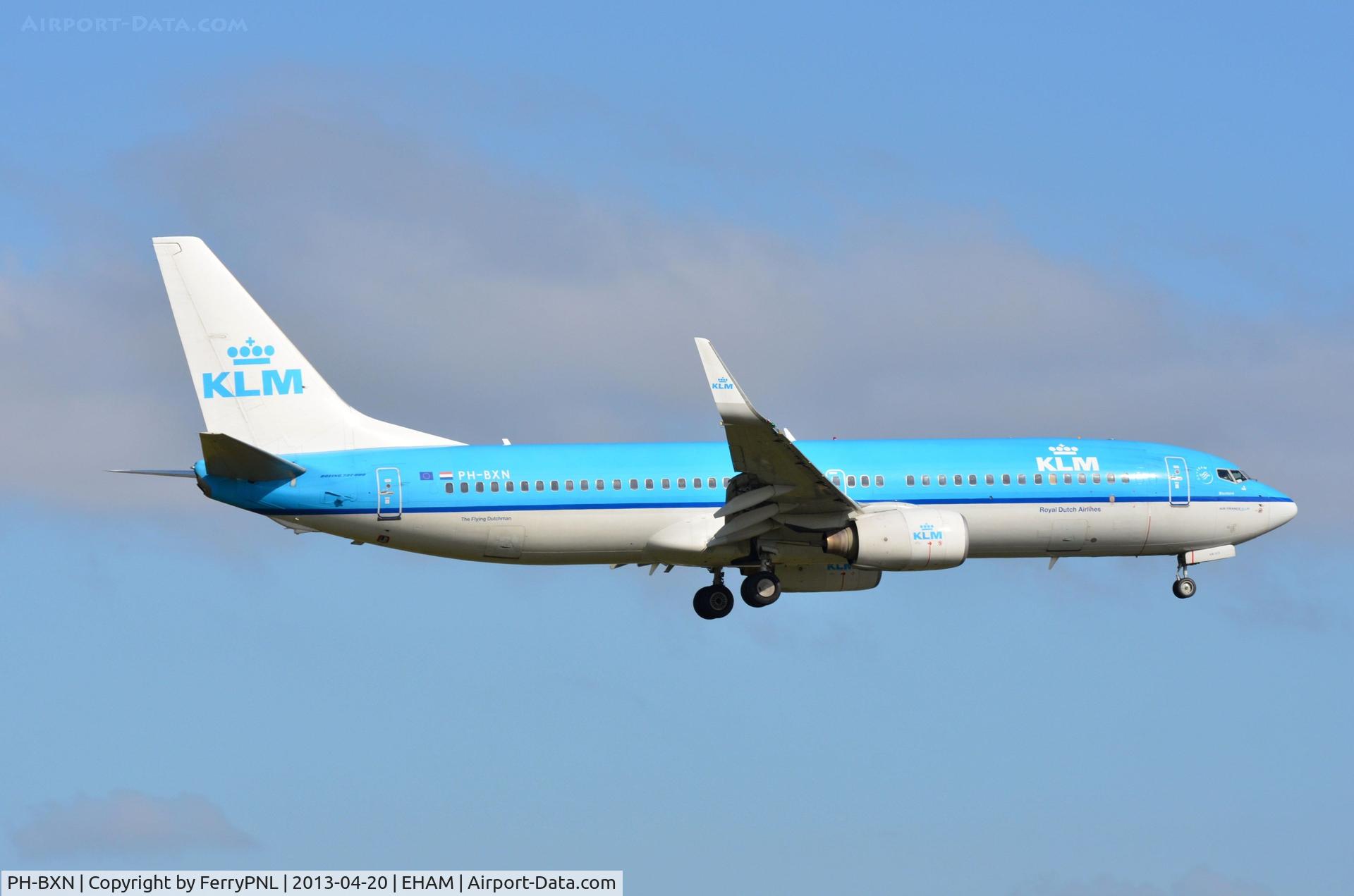 PH-BXN, 2000 Boeing 737-8K2 C/N 30356, KLM B738 back home.
