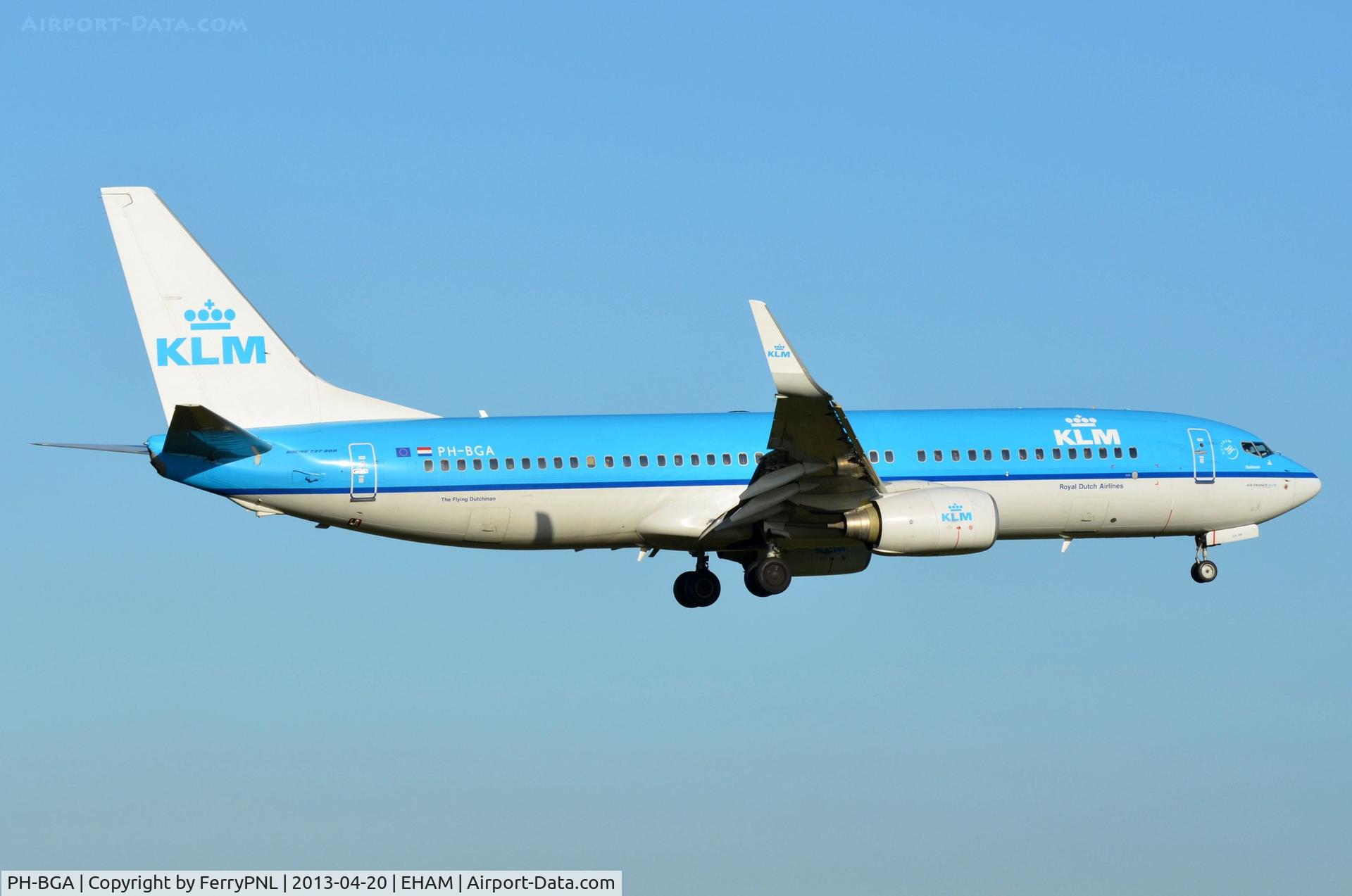 PH-BGA, 2008 Boeing 737-8K2 C/N 37593, KLM B738 landing