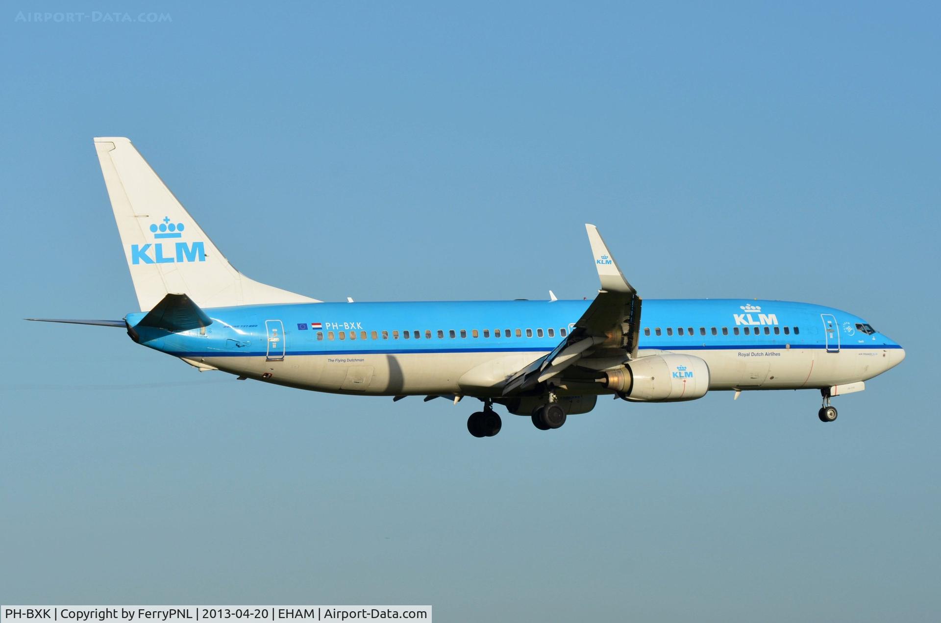 PH-BXK, 2000 Boeing 737-8K2 C/N 29598, KLM B738