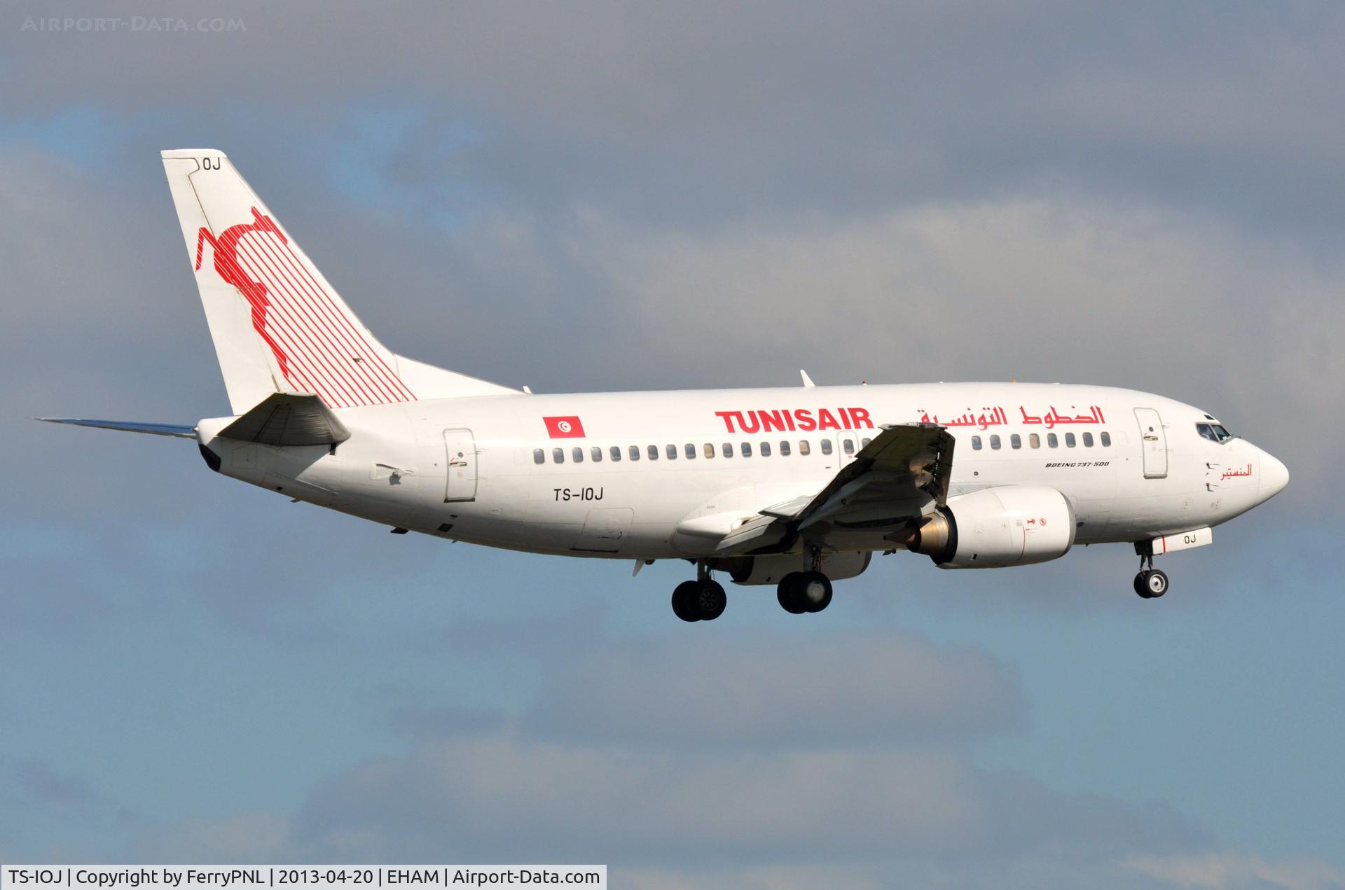 TS-IOJ, 1995 Boeing 737-5H3 C/N 27912, Tunisair B735 landing in AMS