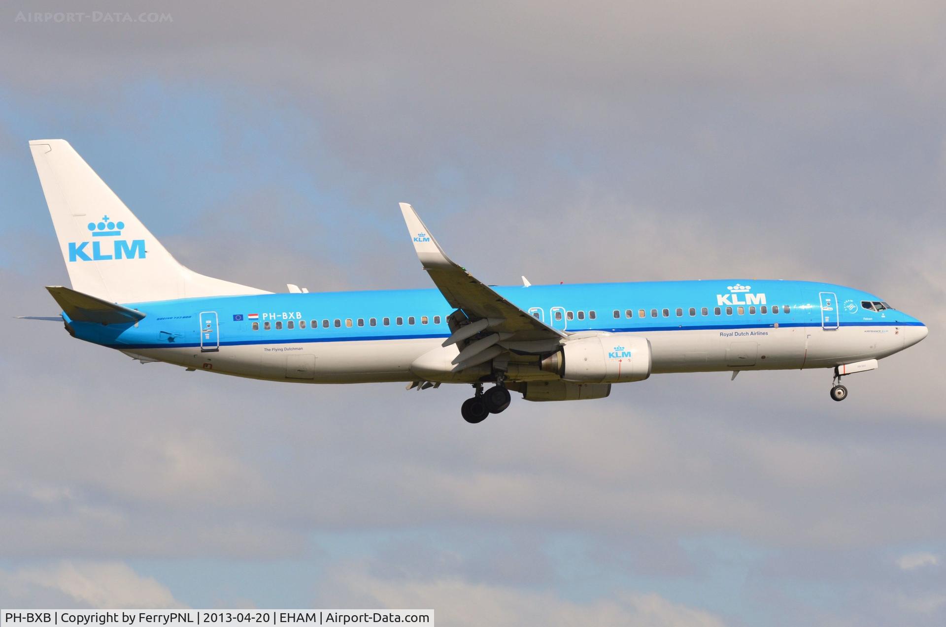 PH-BXB, 1999 Boeing 737-8K2 C/N 29132, KLM B738