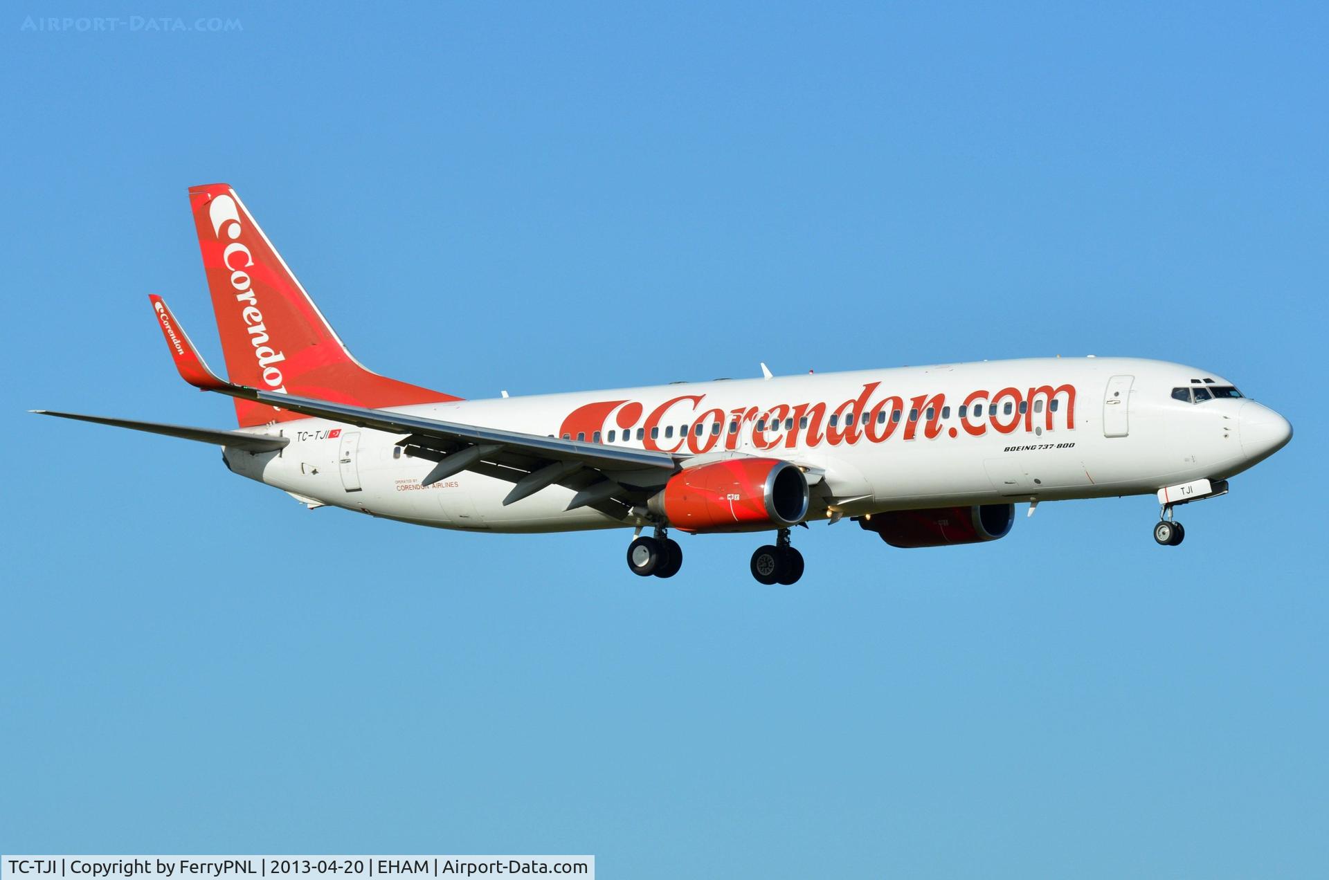 TC-TJI, 2002 Boeing 737-8S3 C/N 29246, Corendon B738 landing