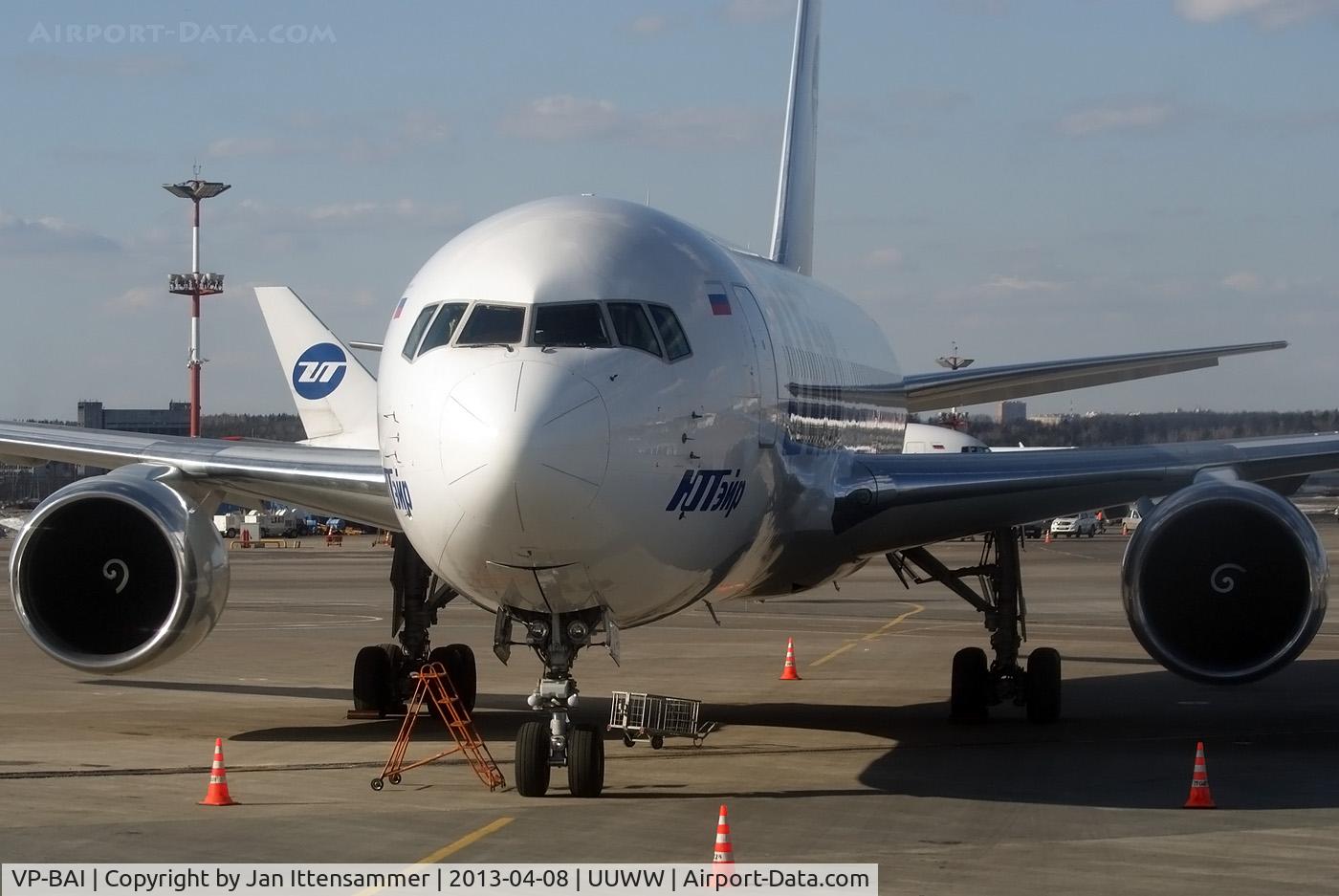 VP-BAI, 1998 Boeing 737-4M0 C/N 29202, VP-BAI @ UUWW