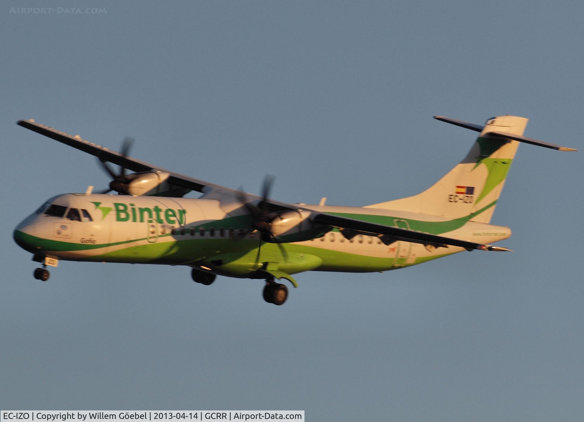EC-IZO, 2004 ATR 72-202 C/N 711, Landing on Airport of Lanzarote