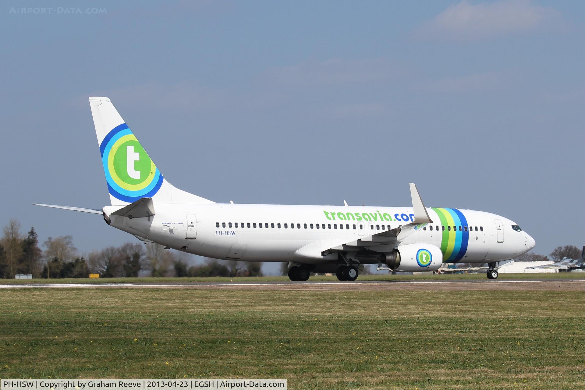 PH-HSW, 2009 Boeing 737-8K2 C/N 37160, About to depart.