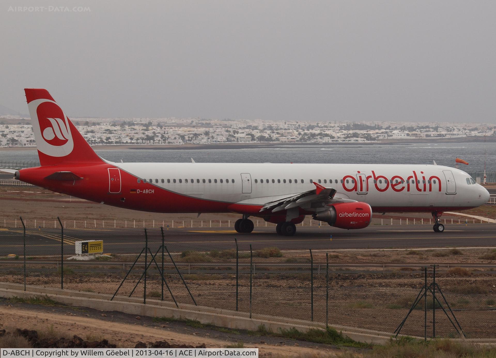 D-ABCH, 2011 Airbus A321-211 C/N 4728, Taxi to the runway of Lanzarote Airport