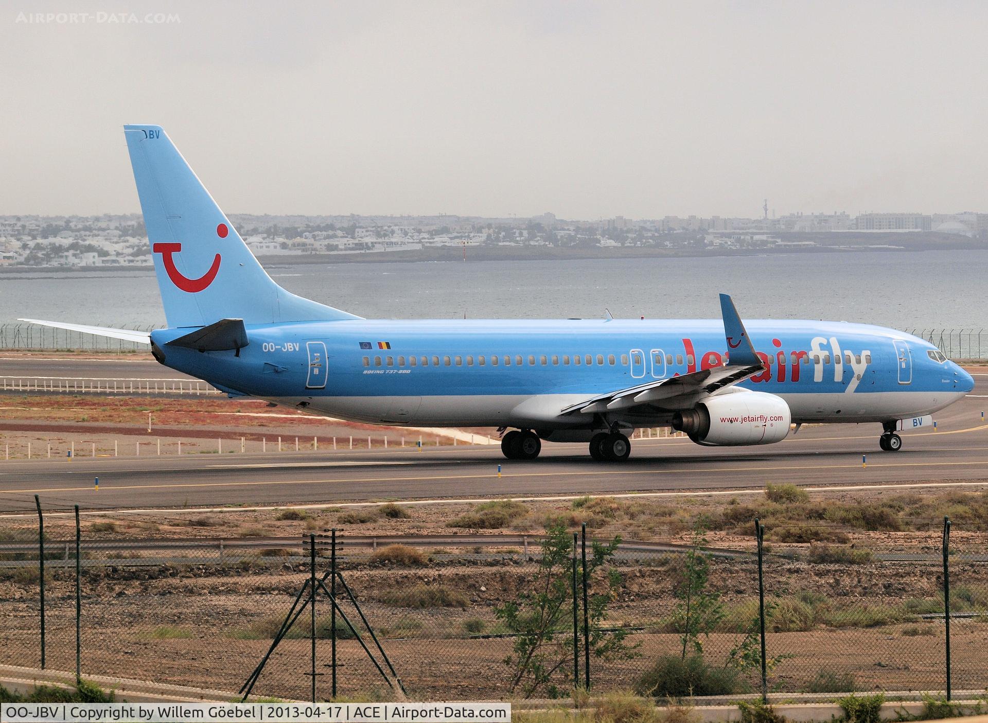 OO-JBV, 1999 Boeing 737-8K5 C/N 27990, Taxi to the runway of Lanzarote Airport