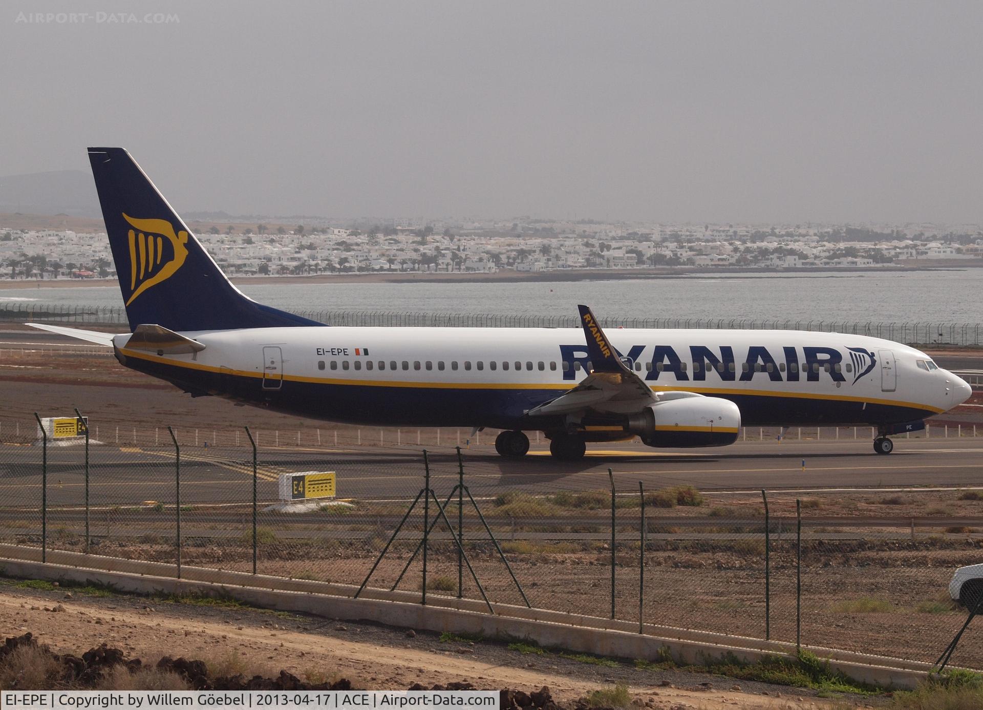 EI-EPE, 2011 Boeing 737-8AS C/N 34984, Taxi to the runway of Lanzarote Airport