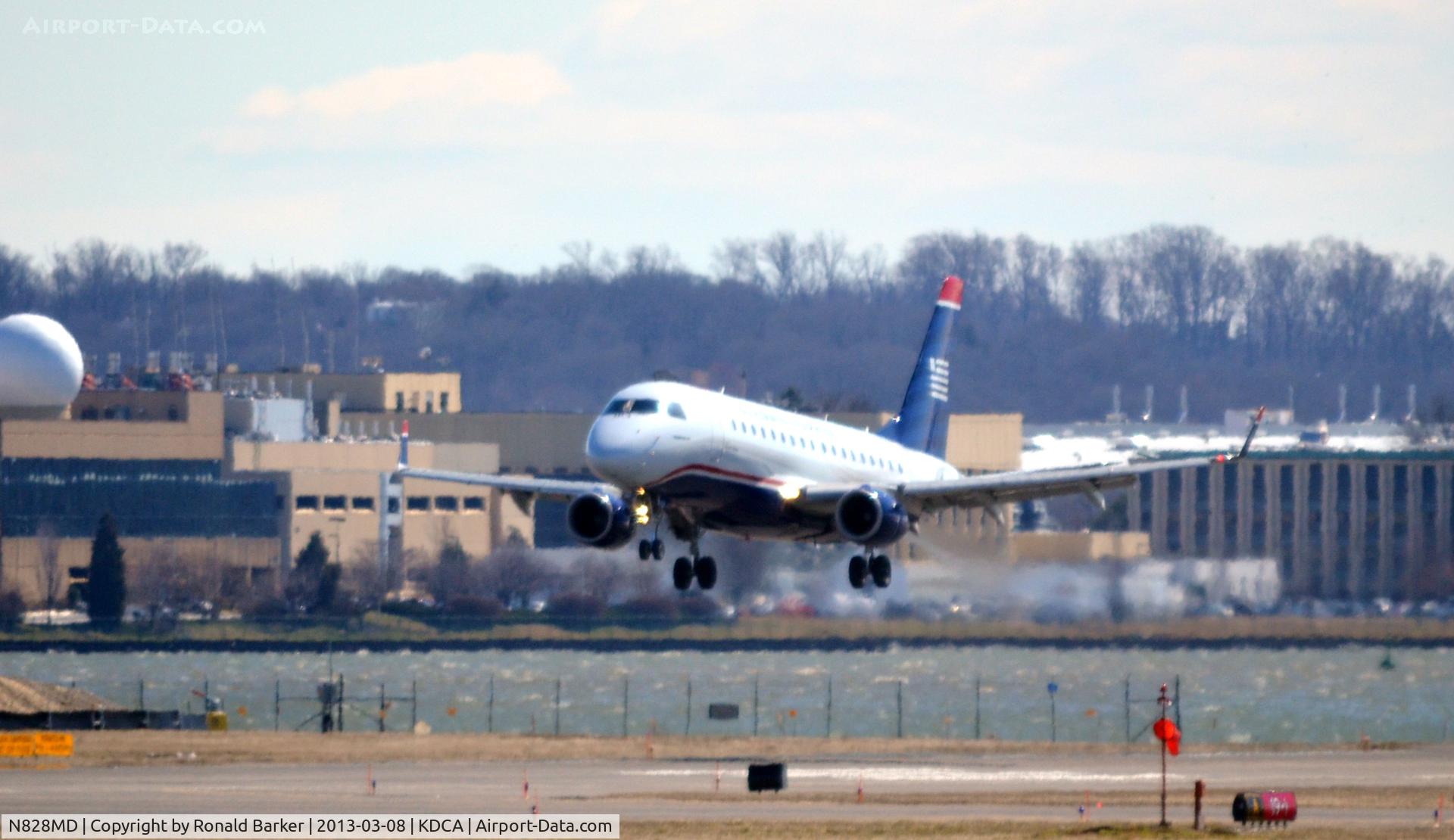 N828MD, 2005 Embraer 170SU (ERJ-170-100SU) C/N 17000048, Approach DCA