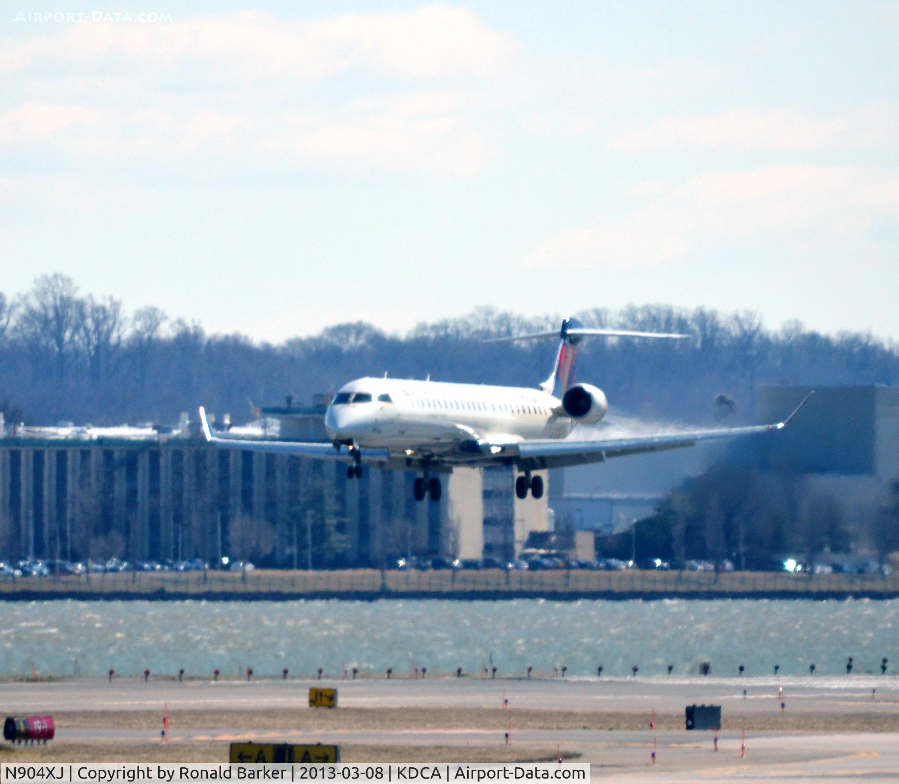 N904XJ, 2007 Bombardier CRJ-900ER (CL-600-2D24) C/N 15135, Approach DCA