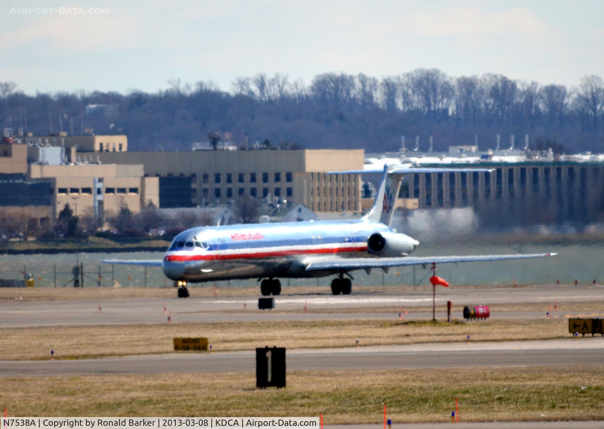 N7538A, 1990 McDonnell Douglas MD-82 (DC-9-82) C/N 49992, Takeoff DCA