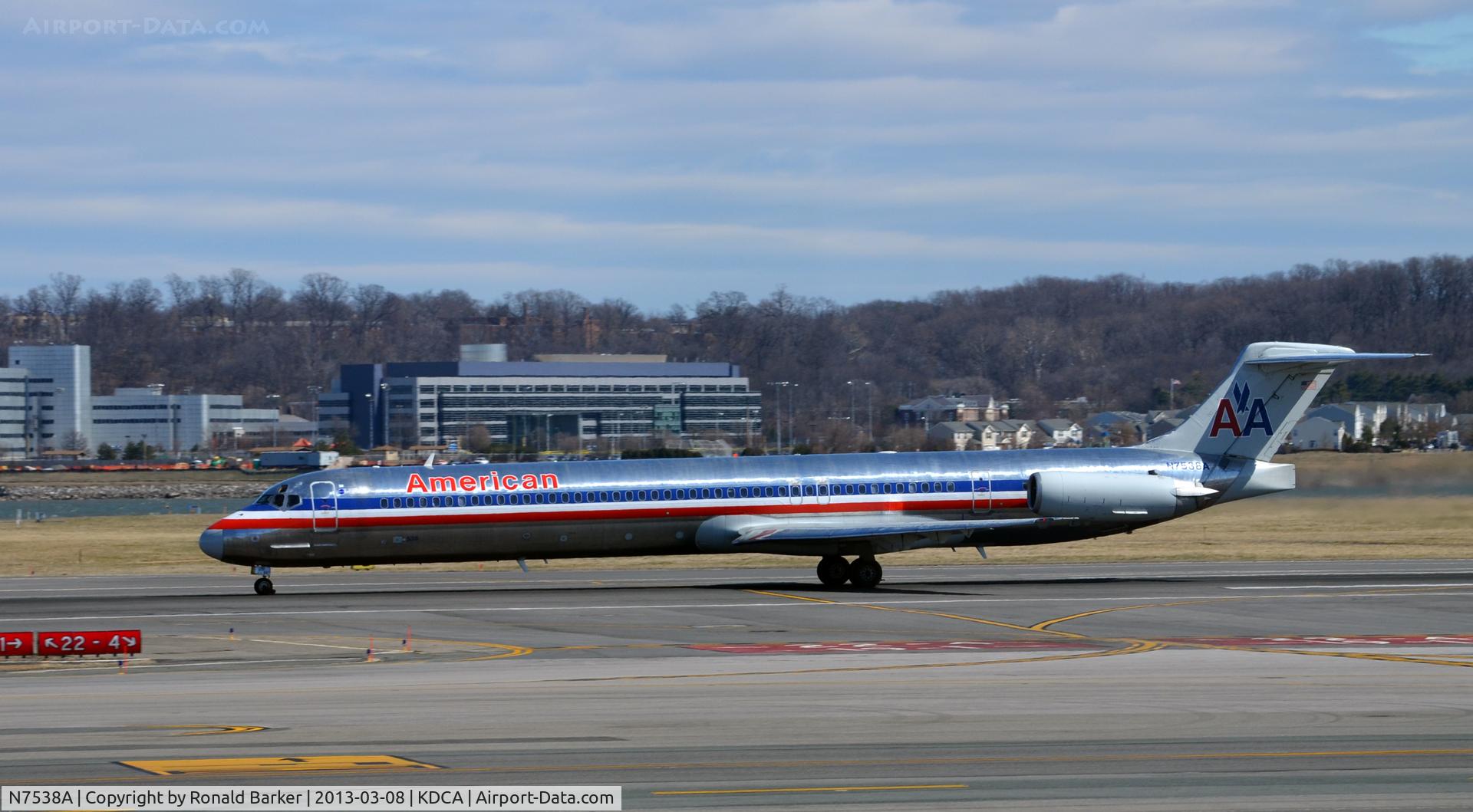 N7538A, 1990 McDonnell Douglas MD-82 (DC-9-82) C/N 49992, Takeoff DCA