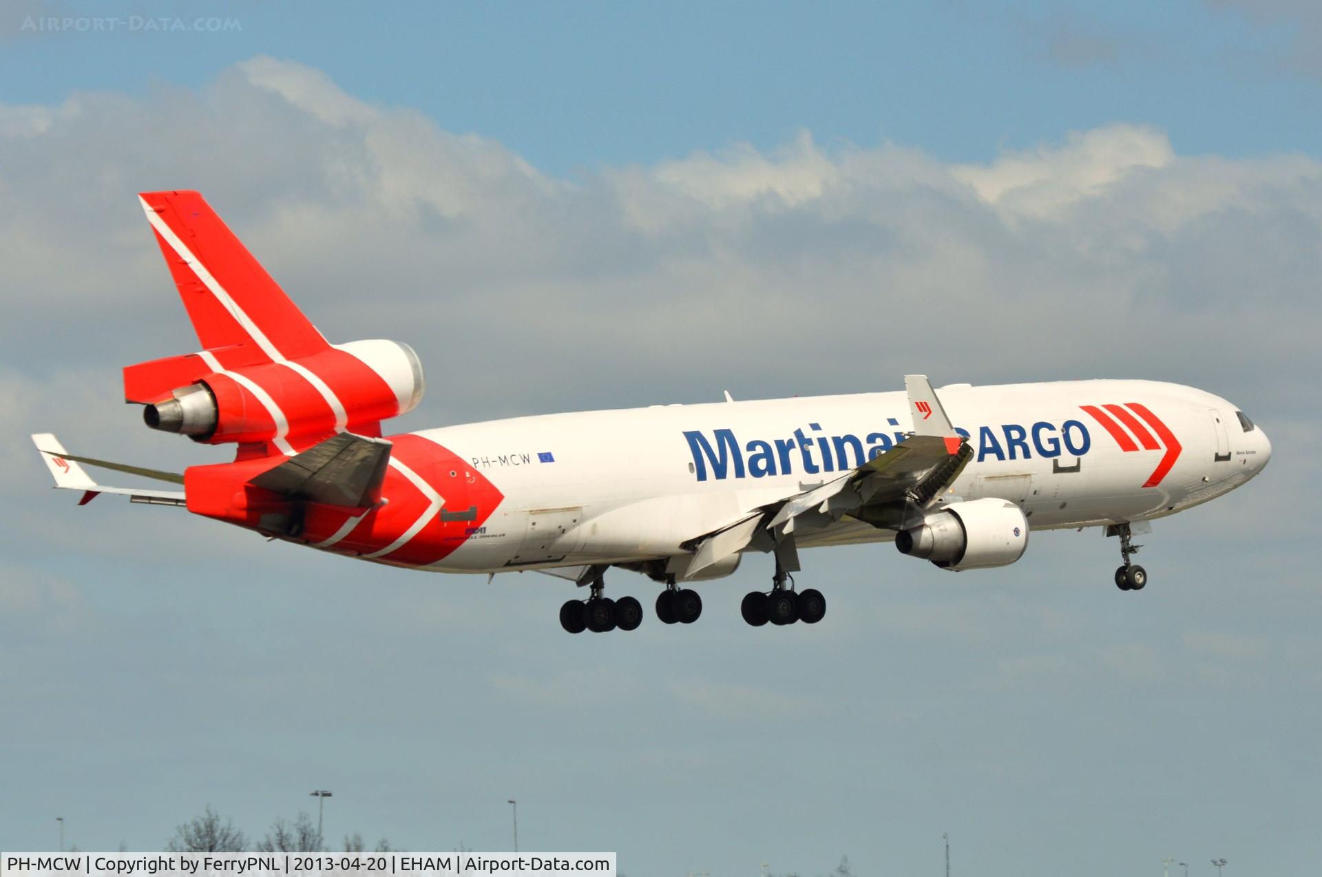 PH-MCW, 1998 McDonnell Douglas MD-11F C/N 48788, Martinair MD11 freighter landing in AMS