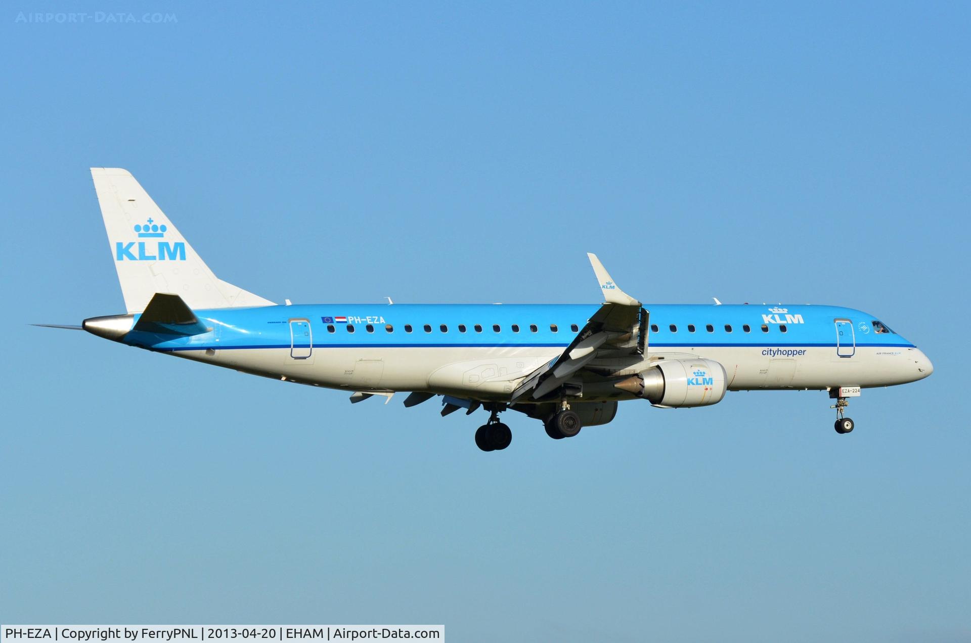 PH-EZA, 2008 Embraer 190LR (ERJ-190-100LR) C/N 19000224, KLM Cityhopper 1st ERJ190 landing in AMS
