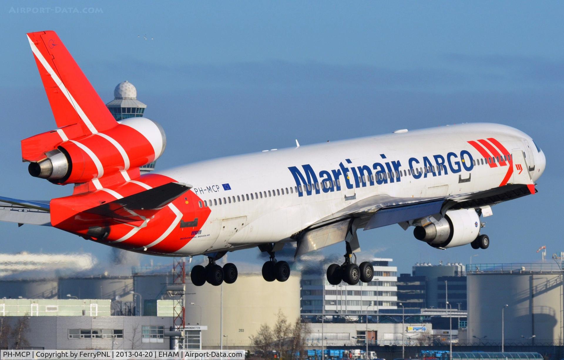 PH-MCP, 1994 McDonnell Douglas MD-11F C/N 48616, Martinair MD11F landing in AMS