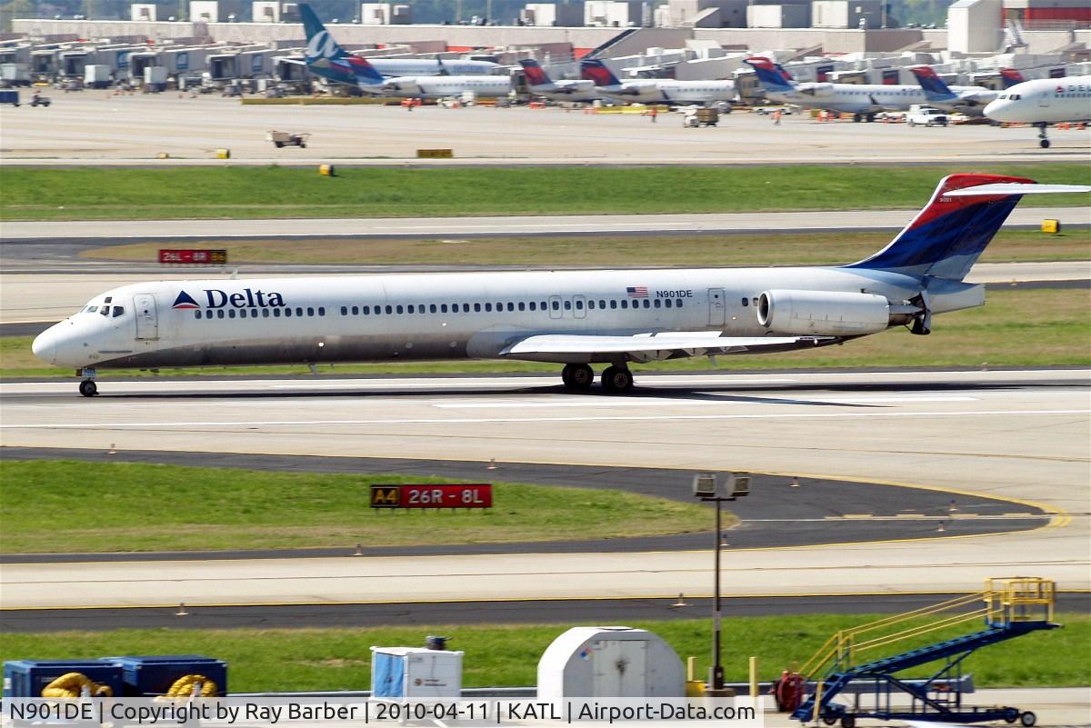 N901DE, 1992 McDonnell Douglas MD-88 C/N 53378, McDonnell Douglas DC-9-88 [53378] (Delta Air Lines) Atlanta-Hartsfield~N 11/04/2010