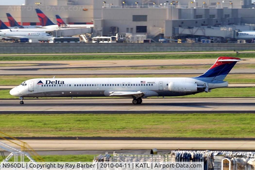 N960DL, 1990 McDonnell Douglas MD-88 C/N 49979, McDonnell Douglas DC-9-88 [49979] (Delta Air Lines) Atlanta-Hartsfield~N 11/04/2010