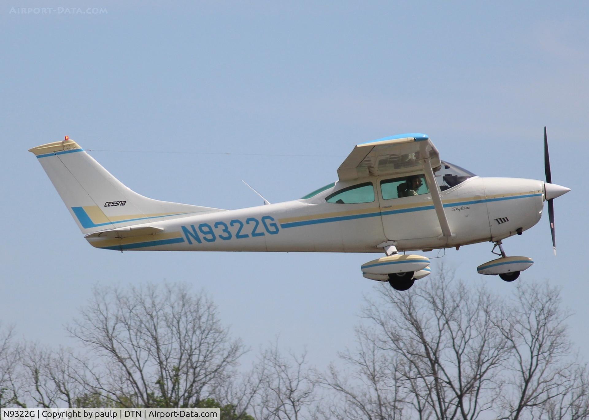 N9322G, 1971 Cessna 182P Skylane C/N 18260862, At Downtown Shreveport.