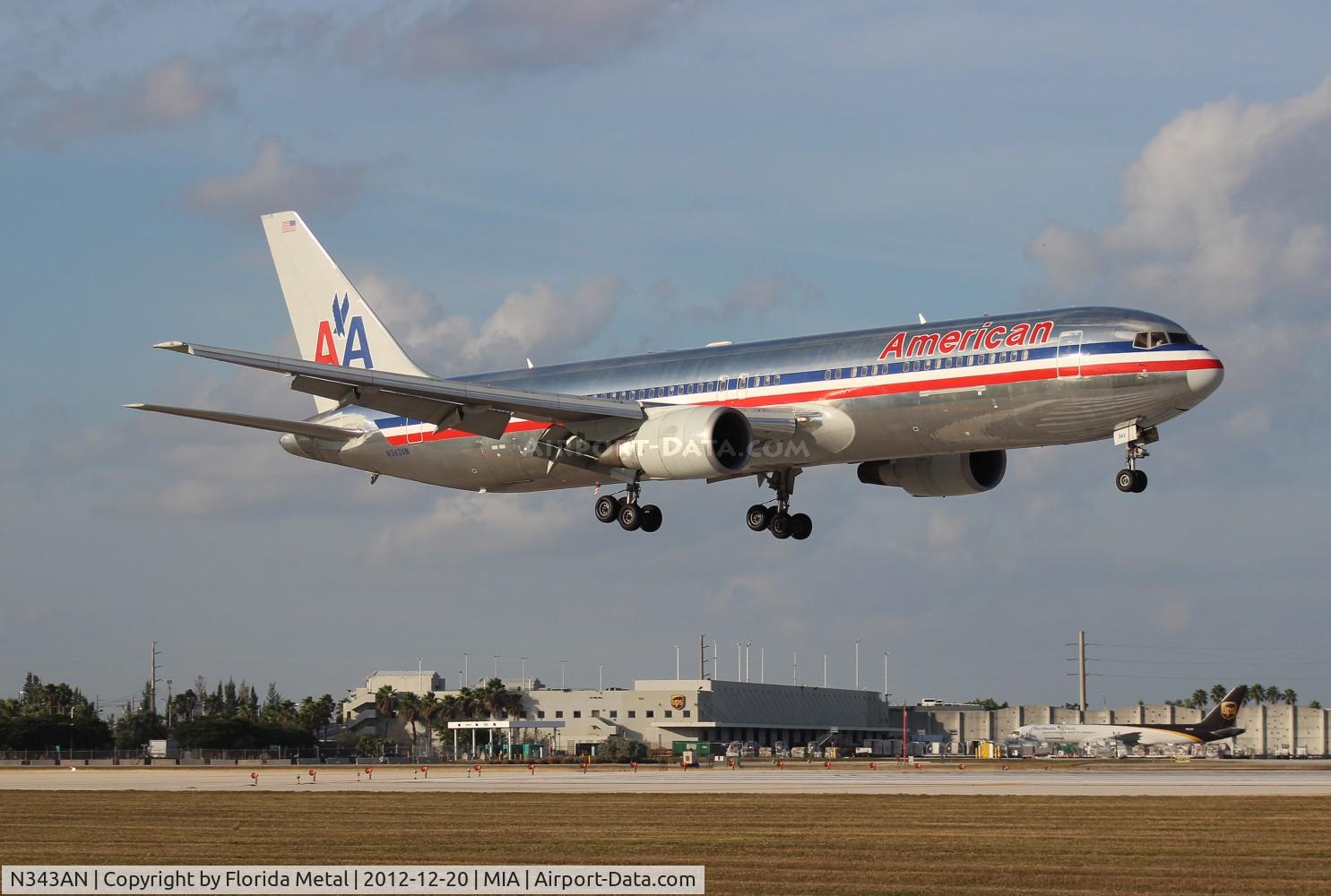 N343AN, 2003 Boeing 767-323 C/N 33082, American 767-300