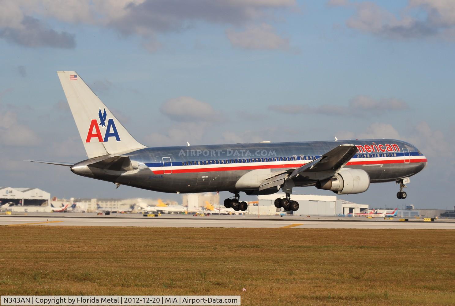N343AN, 2003 Boeing 767-323 C/N 33082, American 767-300