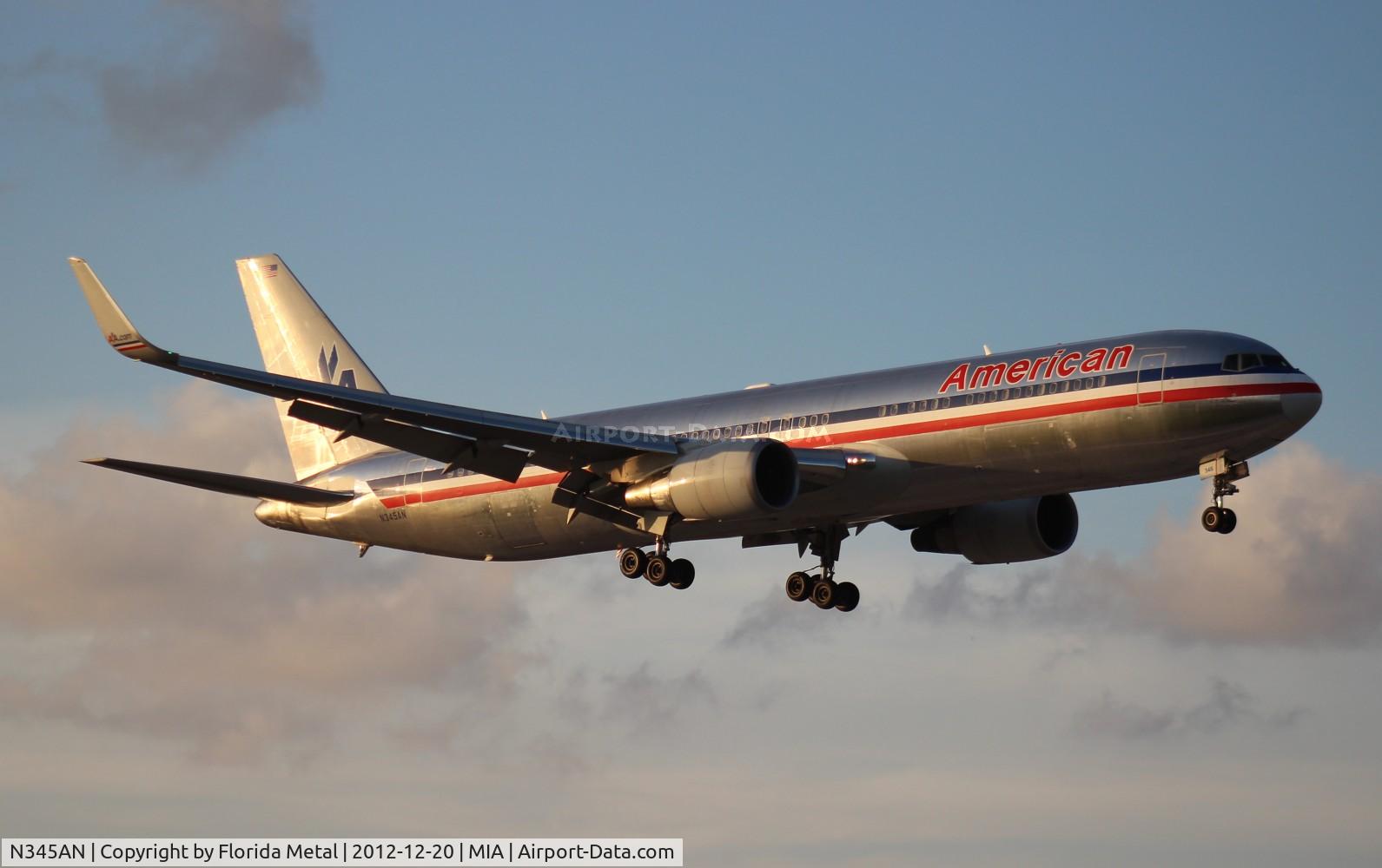 N345AN, 2003 Boeing 767-323(ER) C/N 33084, American 767