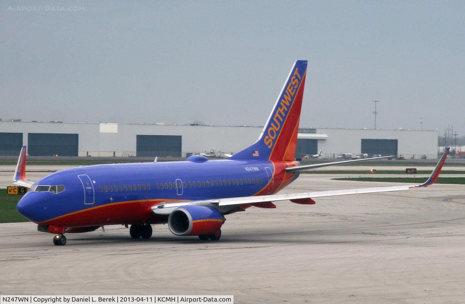 N247WN, 2006 Boeing 737-7H4 C/N 32508, A Southwest 737-700 taxies in at Port Columbus International.