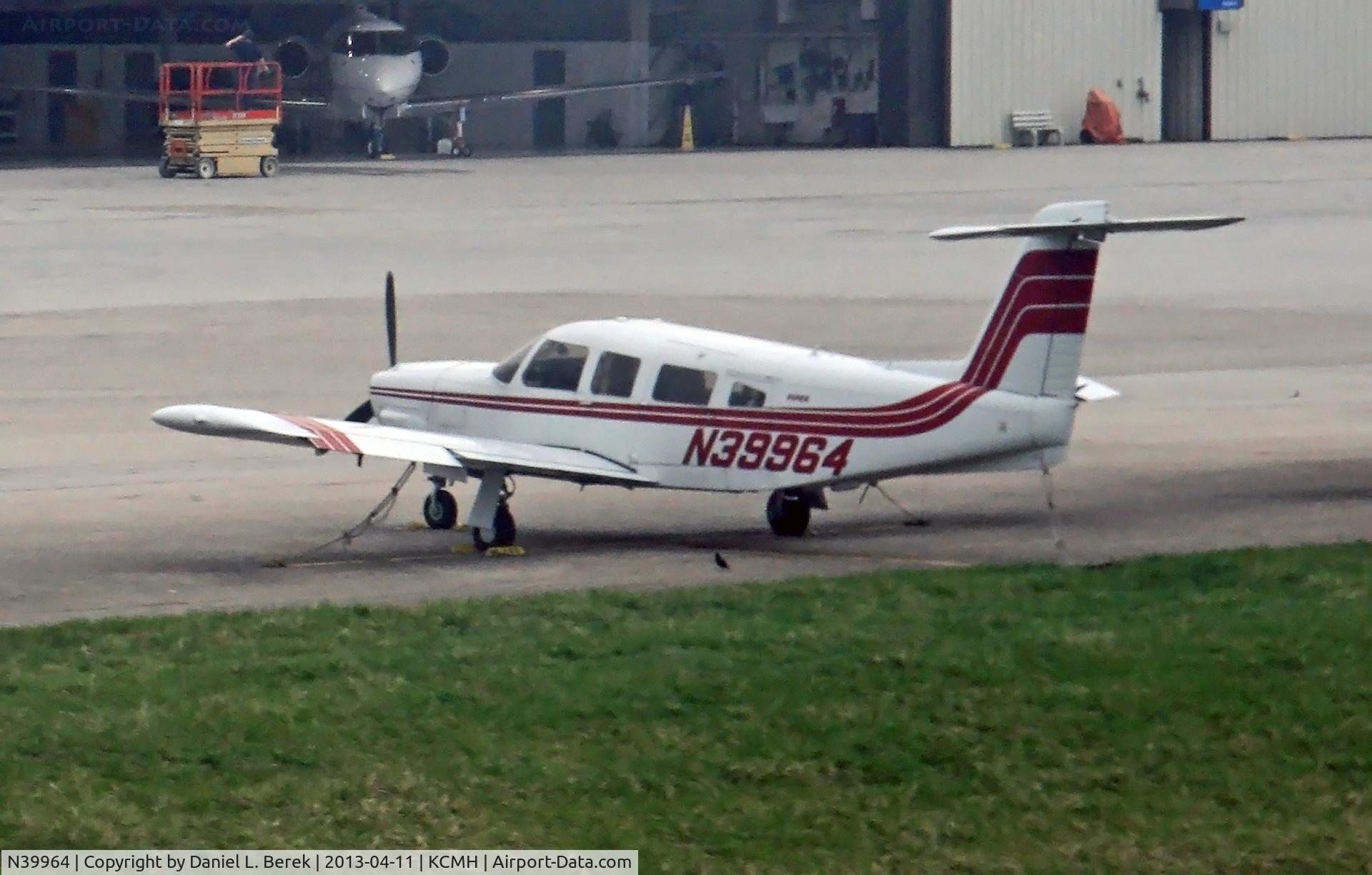 N39964, 1978 Piper PA-32RT-300 C/N 32R-7885245, Nice old T-tailed twin Piper at Columbus, OH.