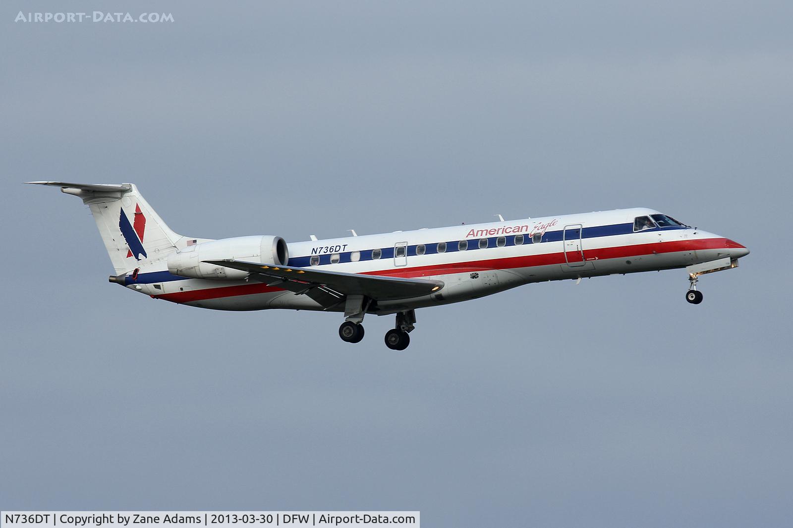 N736DT, 2001 Embraer ERJ-135LR (EMB-135LR) C/N 145388, American Eagle at DFW Airport